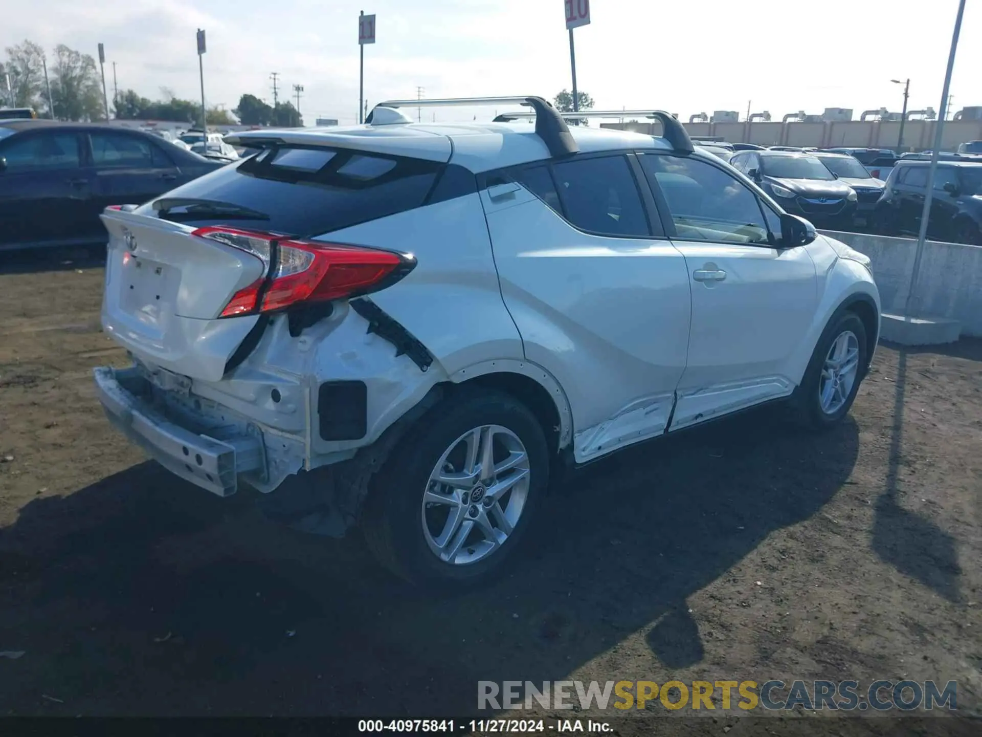 4 fotografías del automóvil dañado JTNKHMBX6L1076433 TOYOTA C-HR 2020