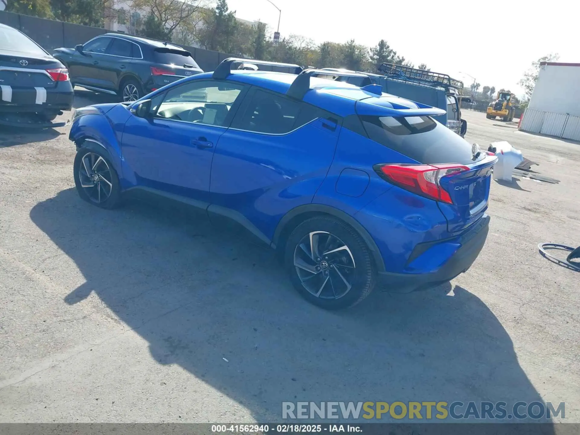 3 fotografías del automóvil dañado JTNKHMBX6L1082555 TOYOTA C-HR 2020