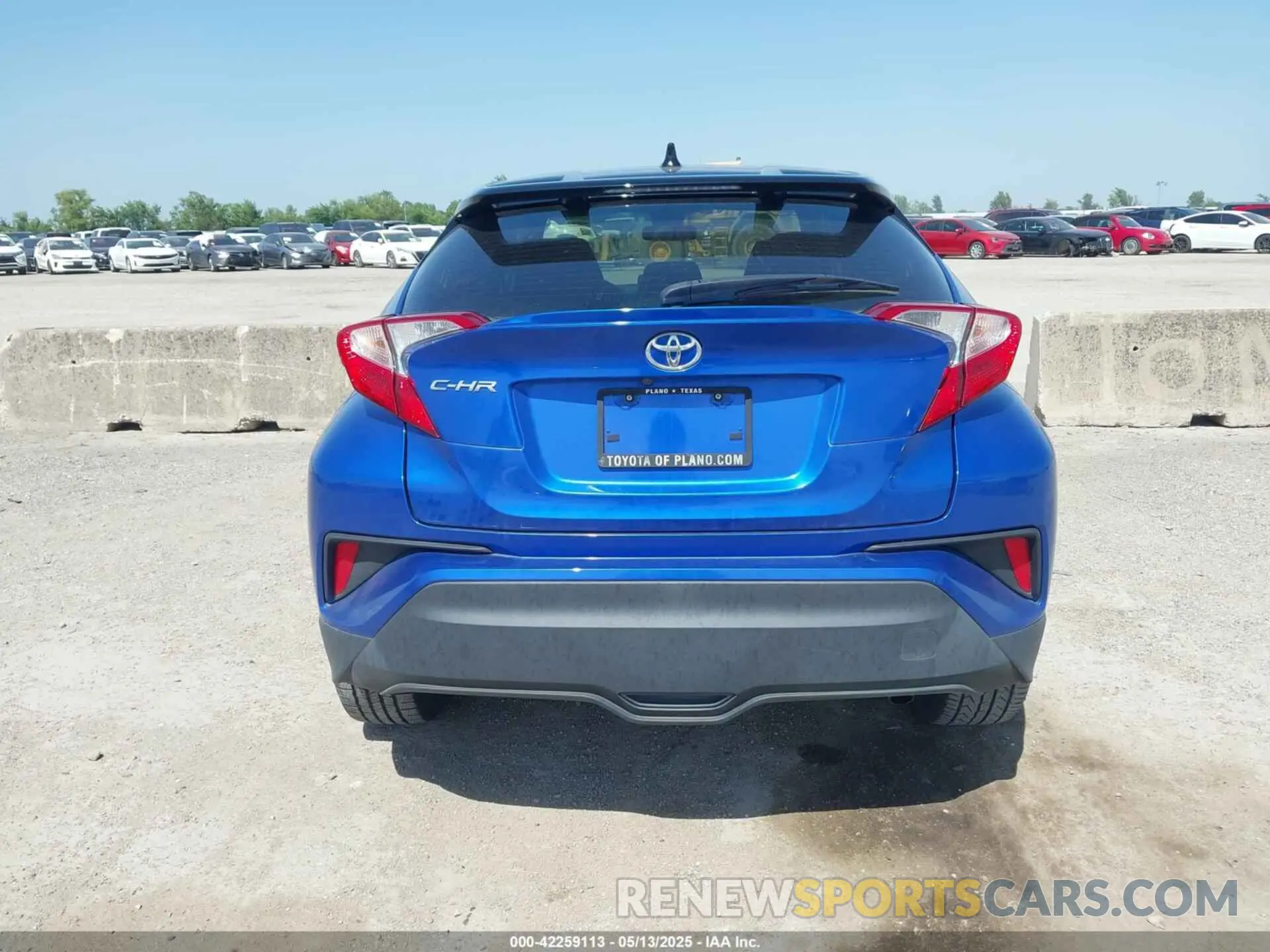 16 fotografías del automóvil dañado JTNKHMBX6L1087867 TOYOTA C-HR 2020