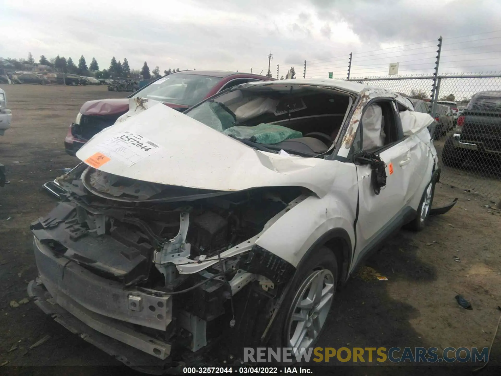 2 fotografías del automóvil dañado JTNKHMBX7L1069832 TOYOTA C-HR 2020