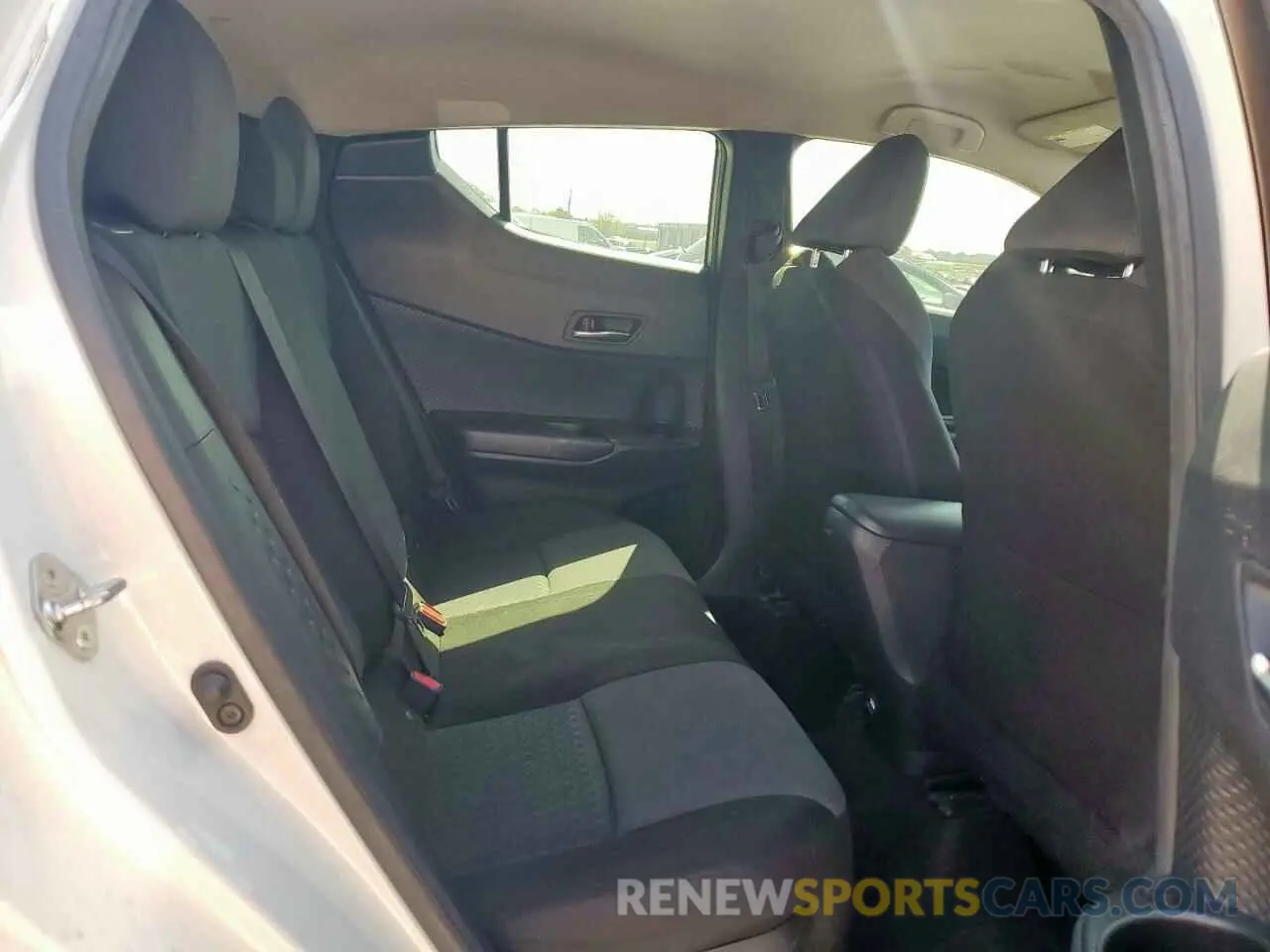 11 fotografías del automóvil dañado JTNKHMBX7L1074092 TOYOTA C-HR 2020