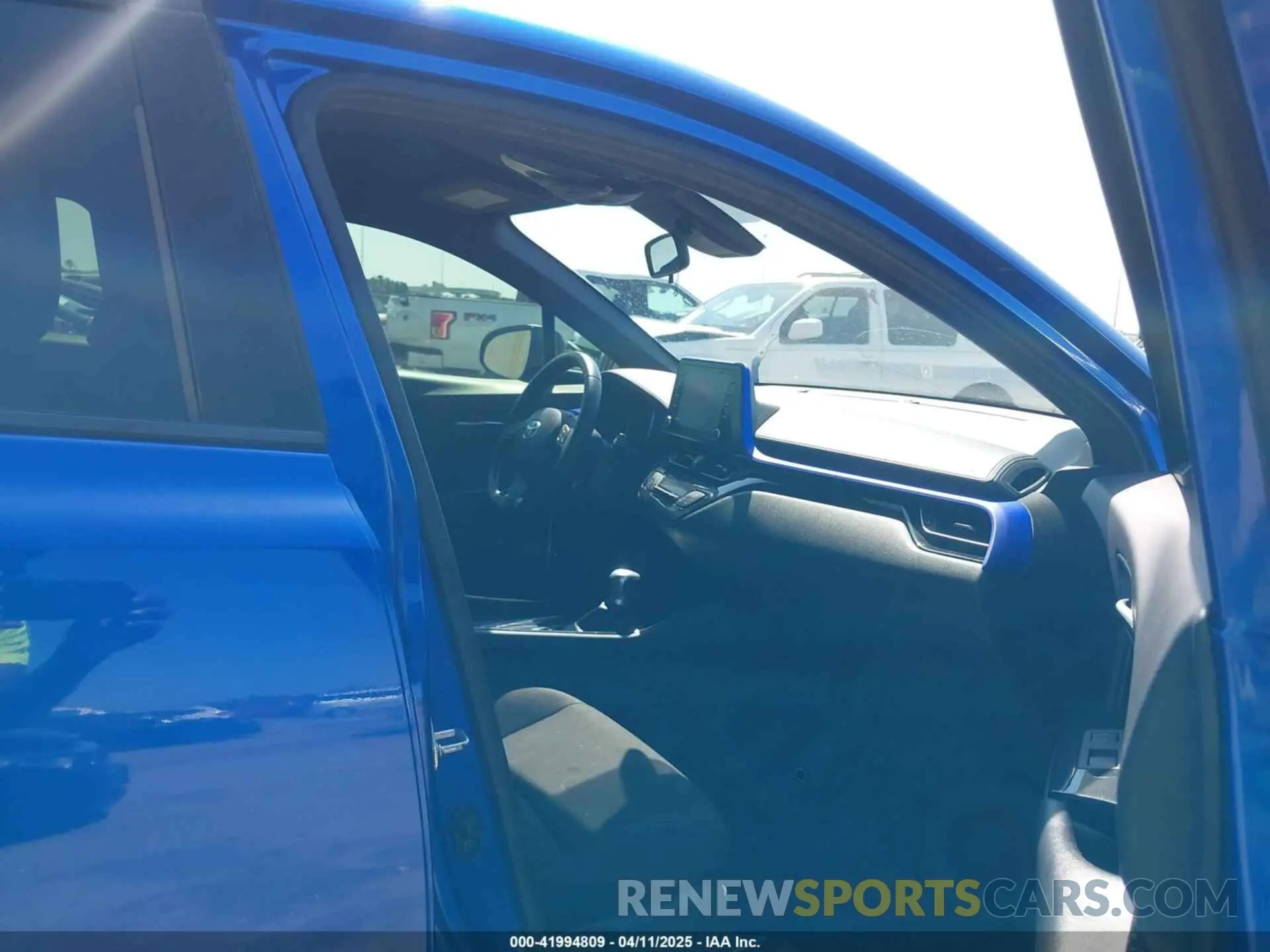 5 fotografías del automóvil dañado JTNKHMBX7L1077218 TOYOTA C-HR 2020