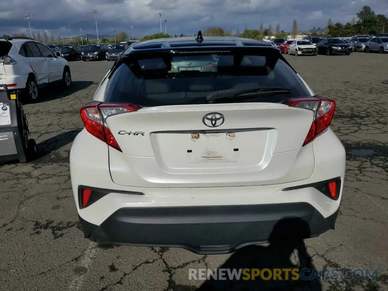 6 fotografías del automóvil dañado JTNKHMBX7L1077252 TOYOTA C-HR 2020