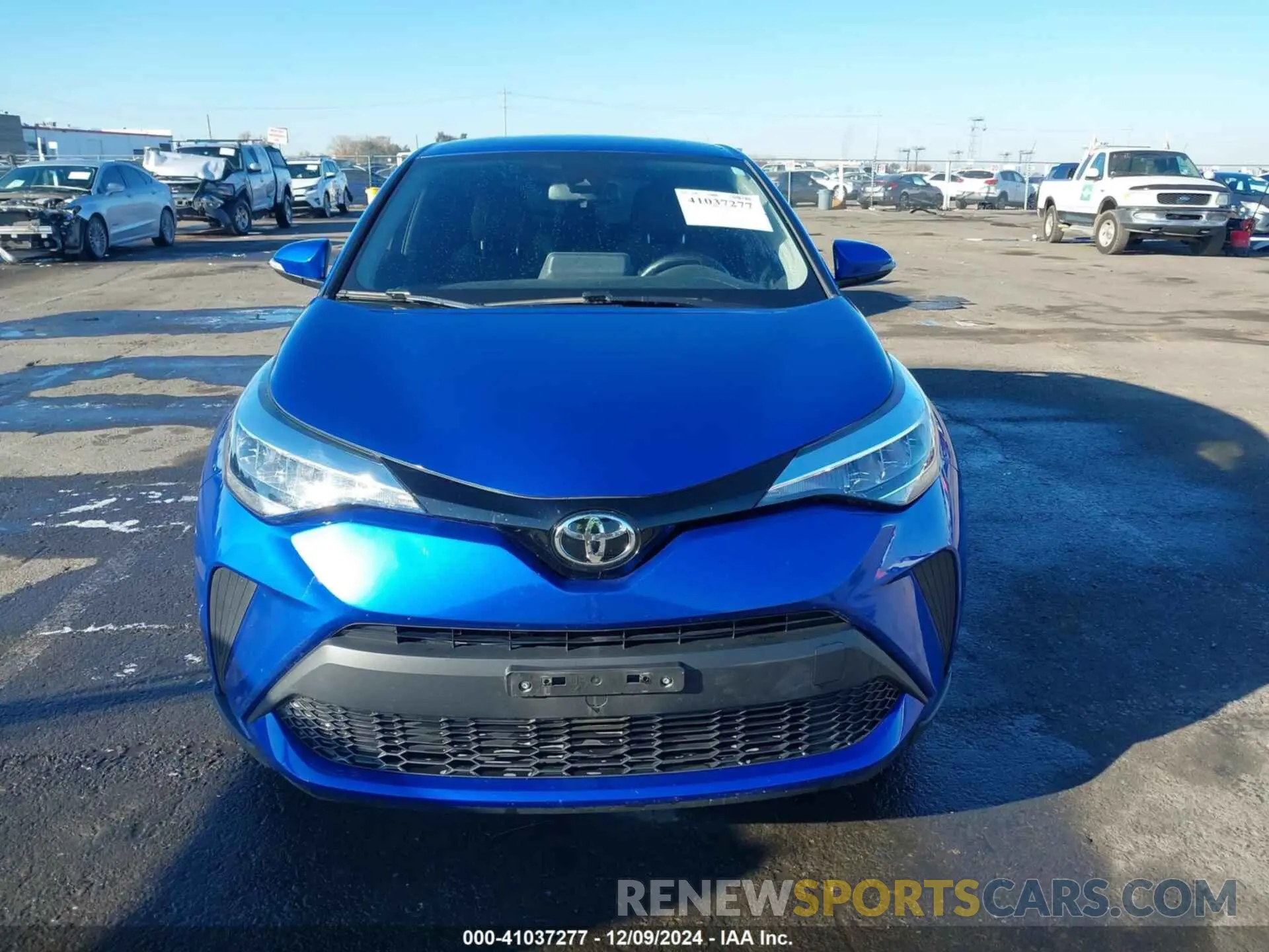 12 fotografías del automóvil dañado JTNKHMBX7L1086114 TOYOTA C-HR 2020