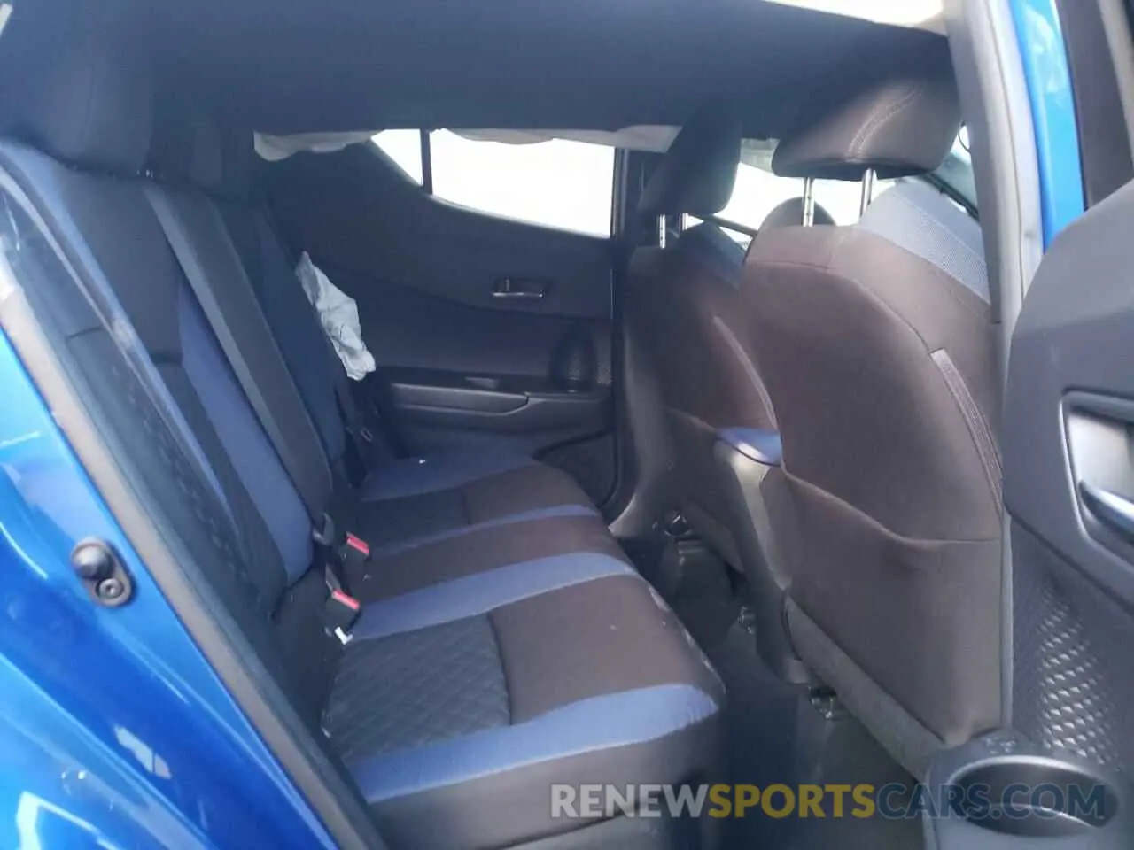 10 fotografías del automóvil dañado JTNKHMBX7L1087716 TOYOTA C-HR 2020