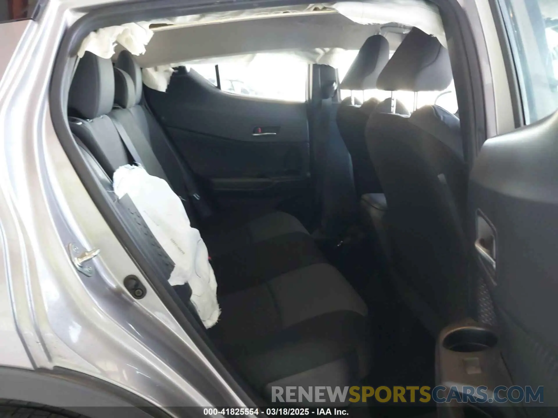 8 fotografías del automóvil dañado JTNKHMBX8L1068088 TOYOTA C-HR 2020