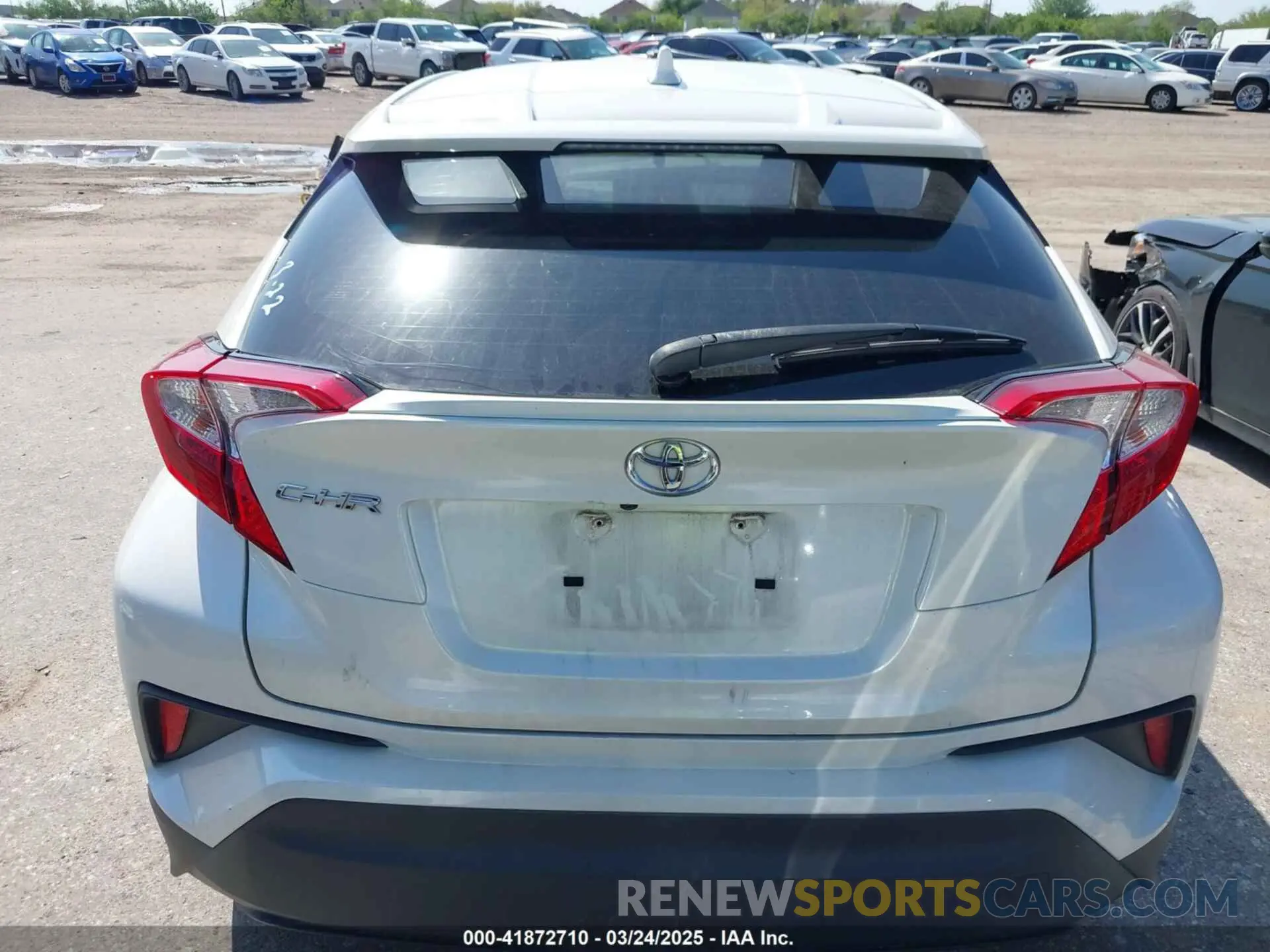 16 fotografías del automóvil dañado JTNKHMBX8L1070052 TOYOTA C-HR 2020