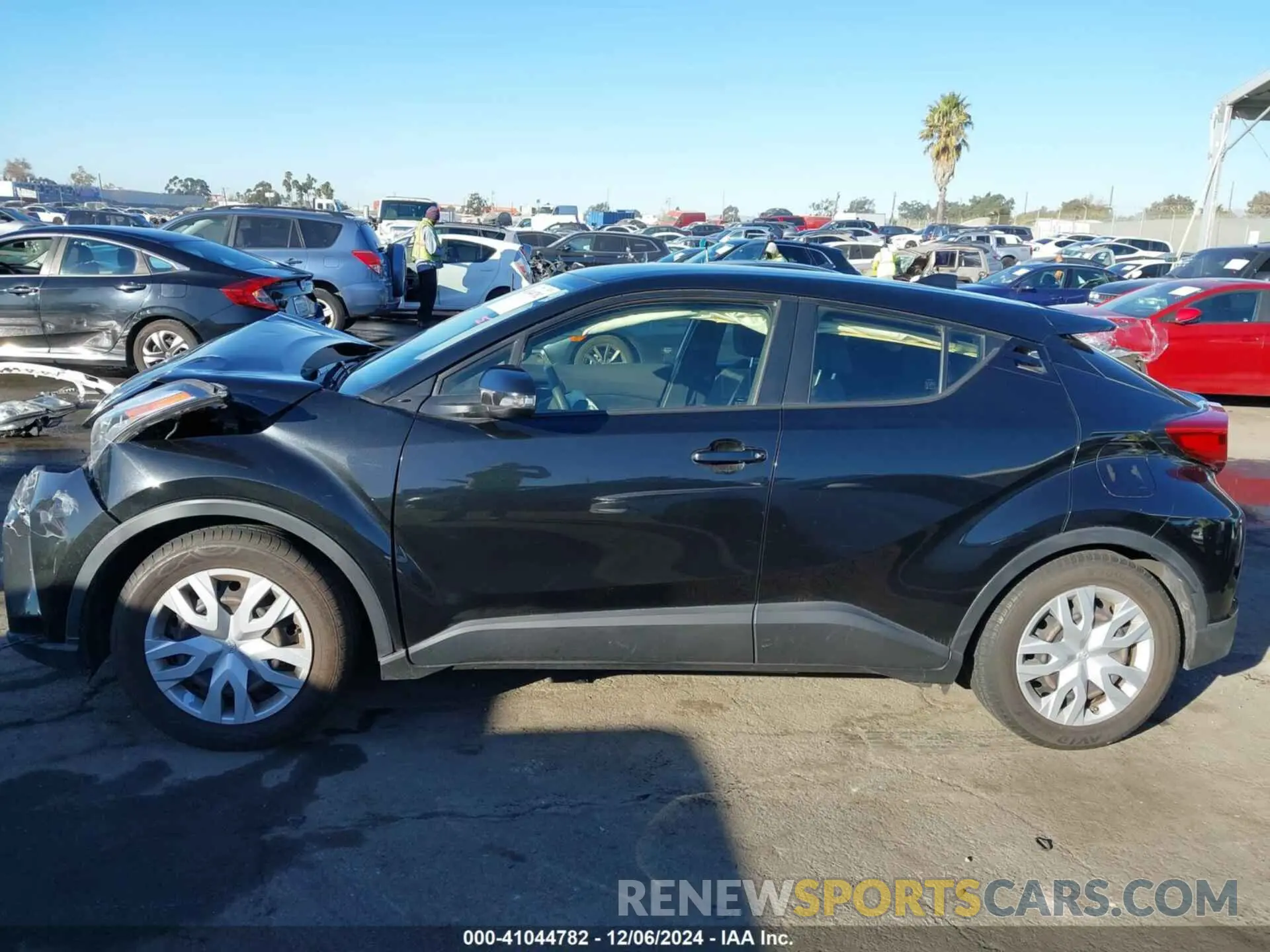 14 fotografías del automóvil dañado JTNKHMBX8L1072903 TOYOTA C-HR 2020