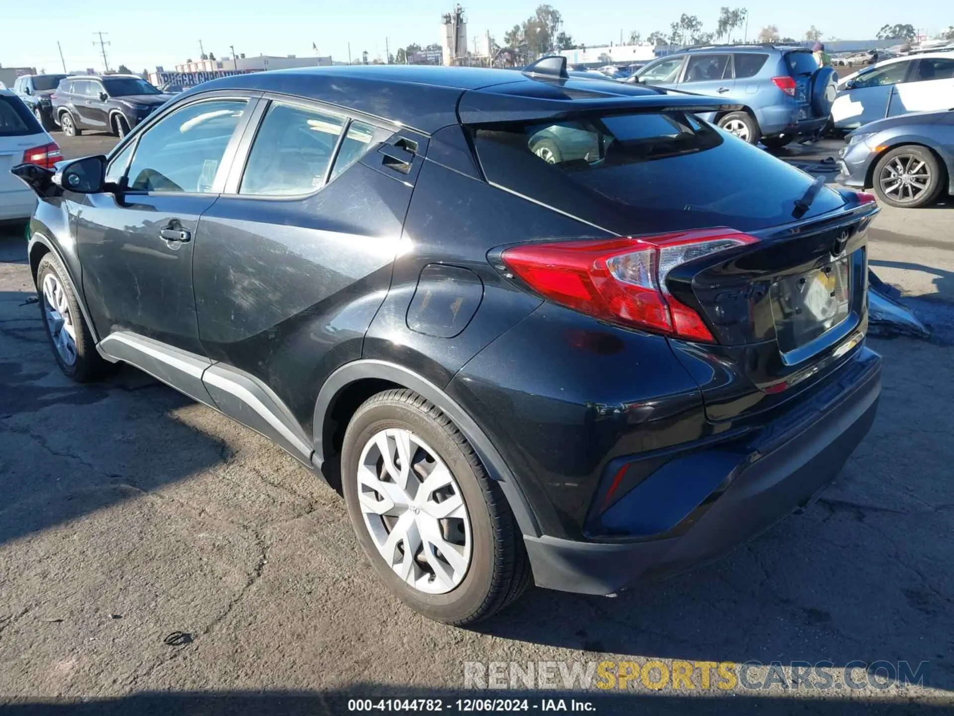 3 fotografías del automóvil dañado JTNKHMBX8L1072903 TOYOTA C-HR 2020