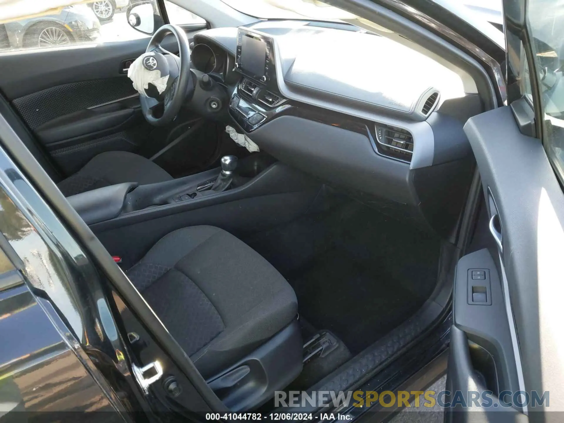 5 fotografías del automóvil dañado JTNKHMBX8L1072903 TOYOTA C-HR 2020