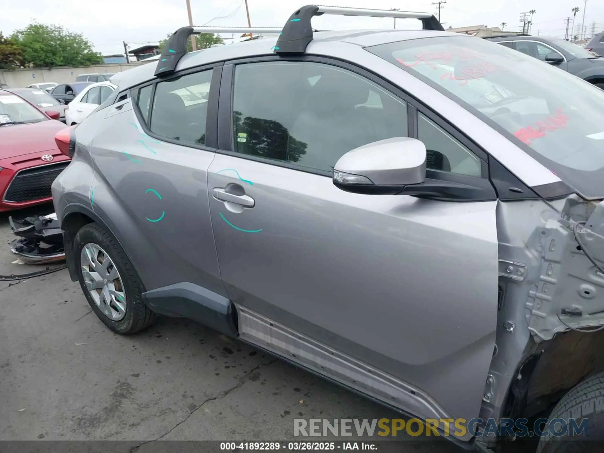 14 fotografías del automóvil dañado JTNKHMBX8L1075302 TOYOTA C-HR 2020