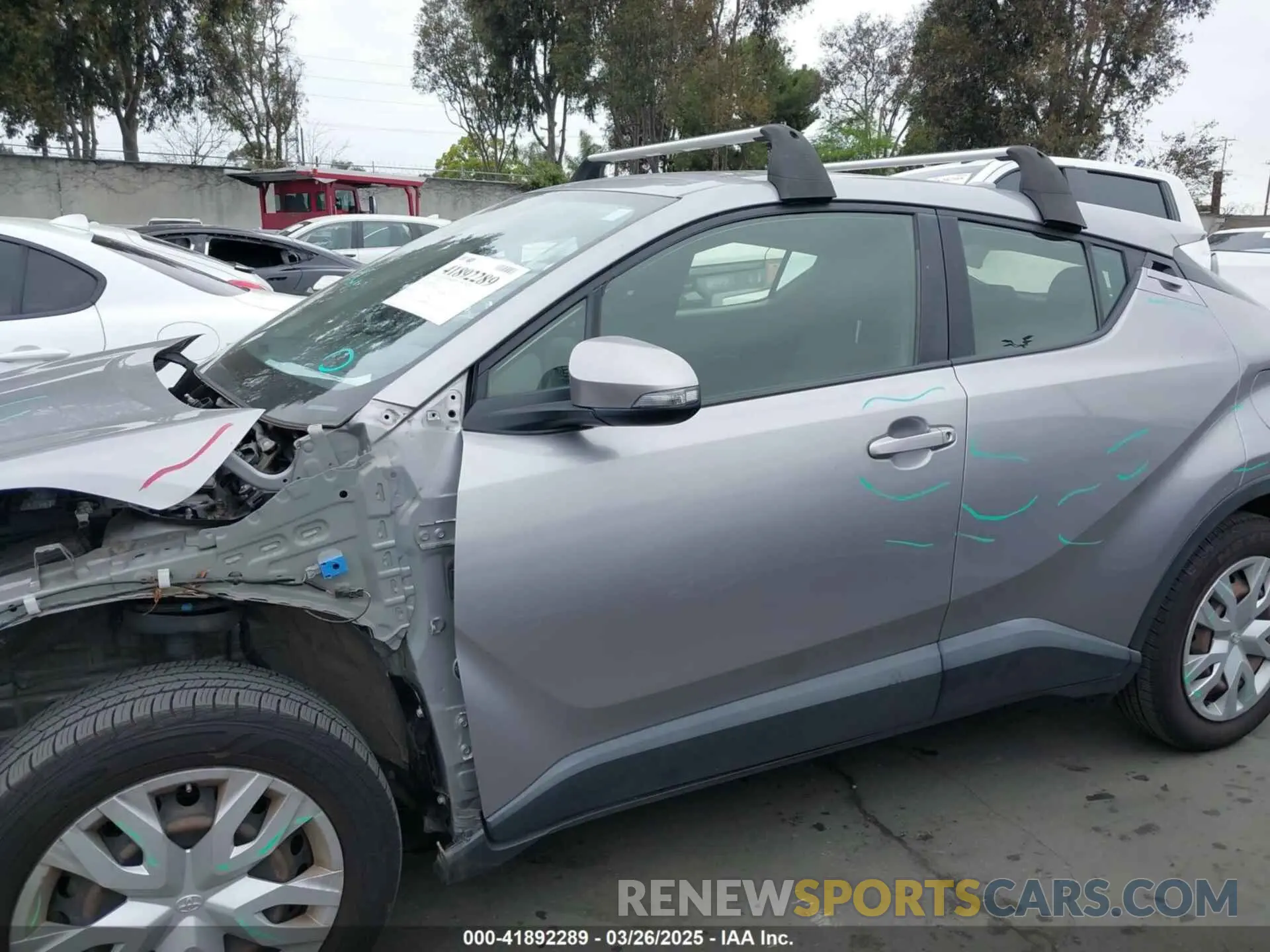 15 fotografías del automóvil dañado JTNKHMBX8L1075302 TOYOTA C-HR 2020