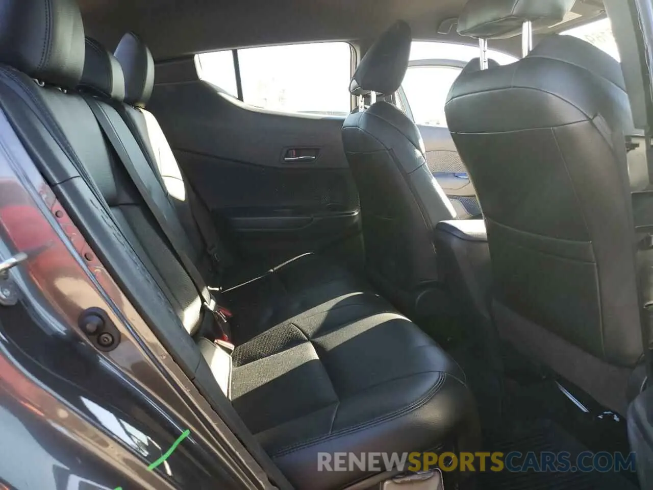 11 fotografías del automóvil dañado JTNKHMBX8L1082220 TOYOTA C-HR 2020