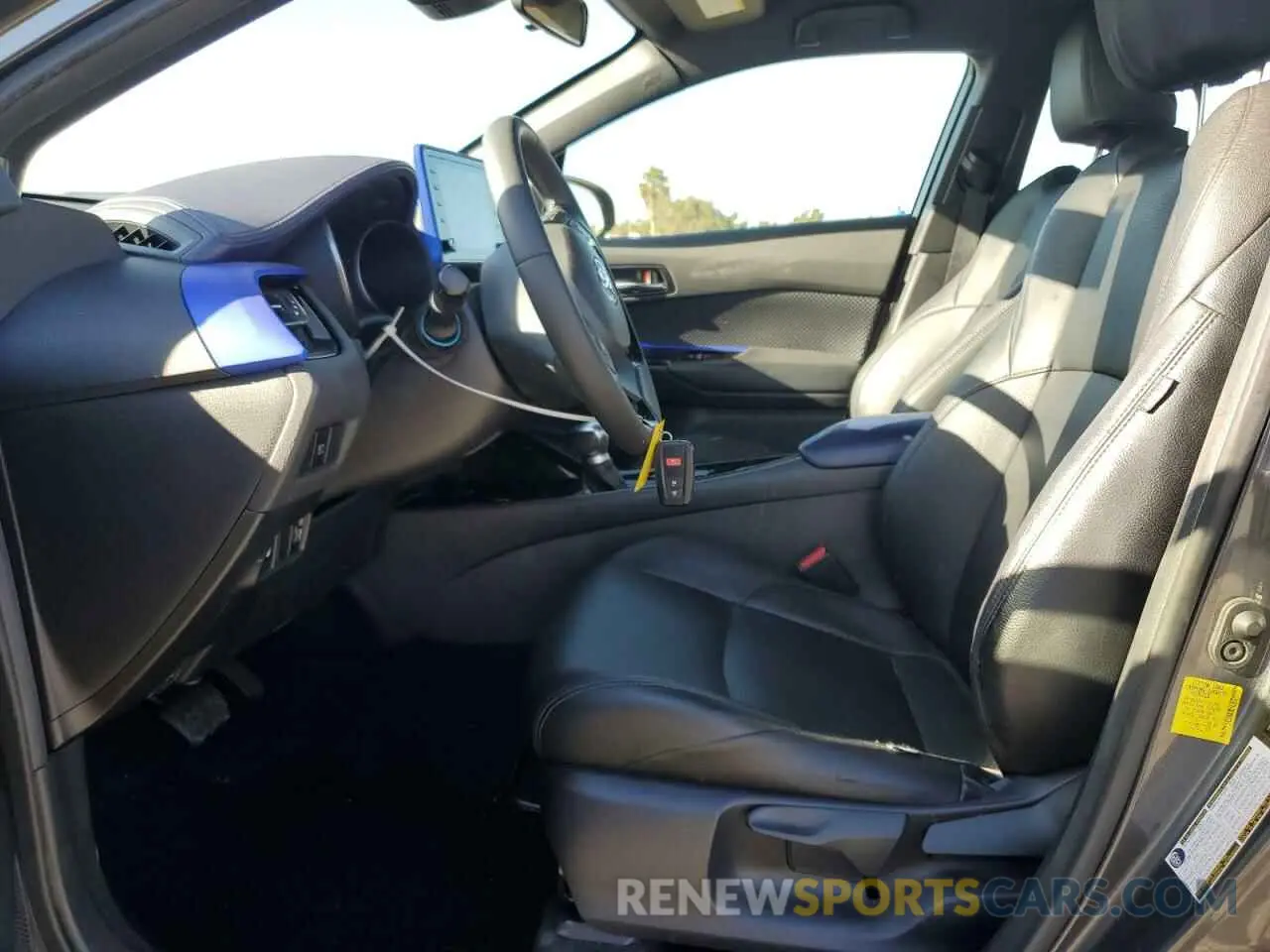 7 fotografías del automóvil dañado JTNKHMBX8L1082220 TOYOTA C-HR 2020