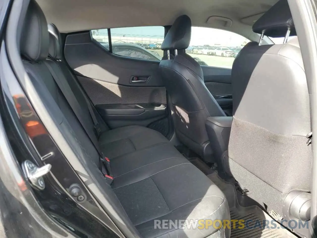 11 fotografías del automóvil dañado JTNKHMBX8L1086946 TOYOTA C-HR 2020