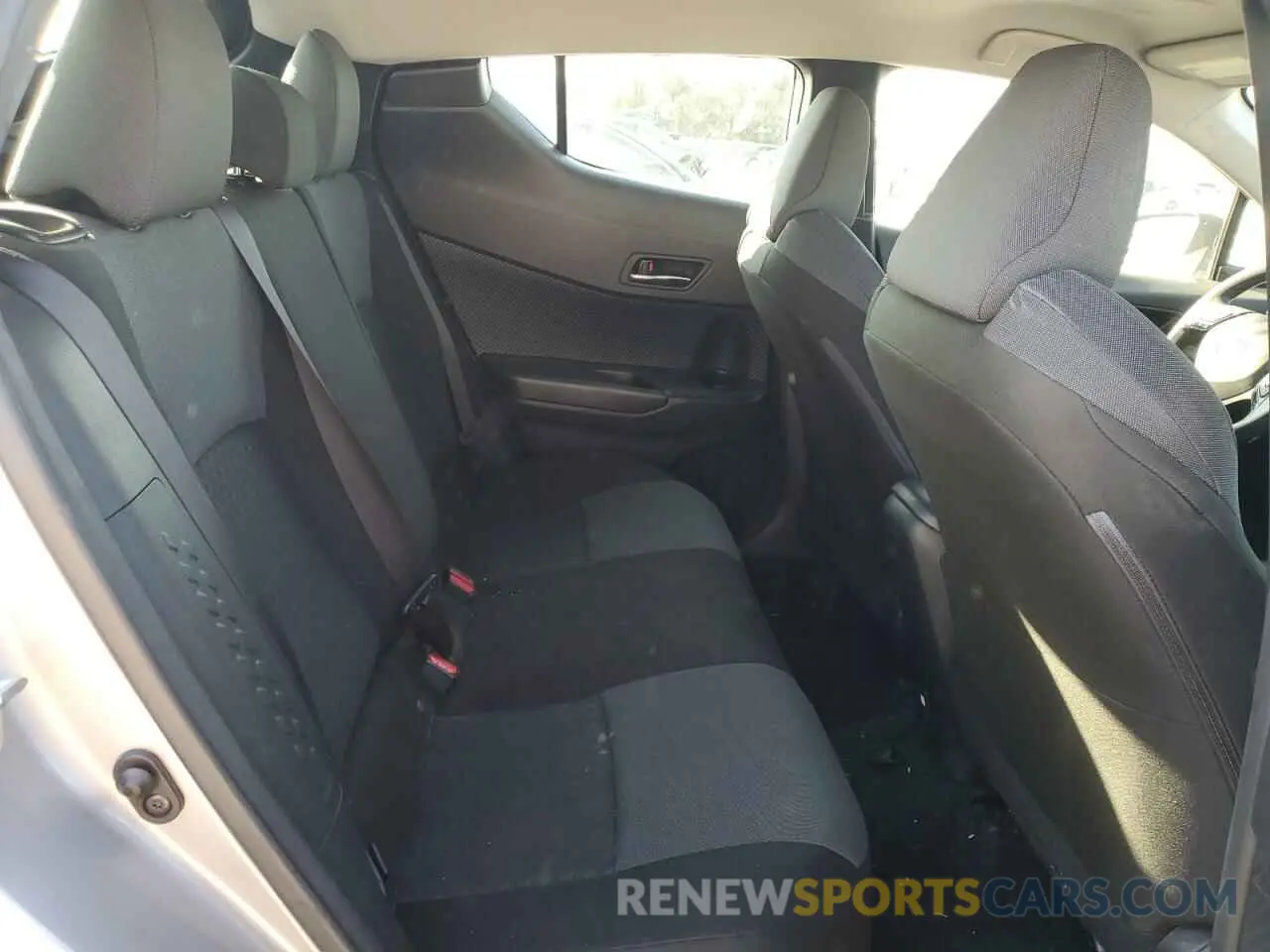 12 fotografías del automóvil dañado JTNKHMBX8L1088373 TOYOTA C-HR 2020