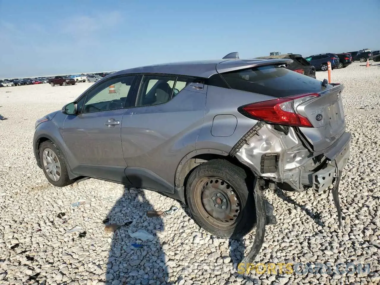 2 fotografías del automóvil dañado JTNKHMBX8L1088373 TOYOTA C-HR 2020