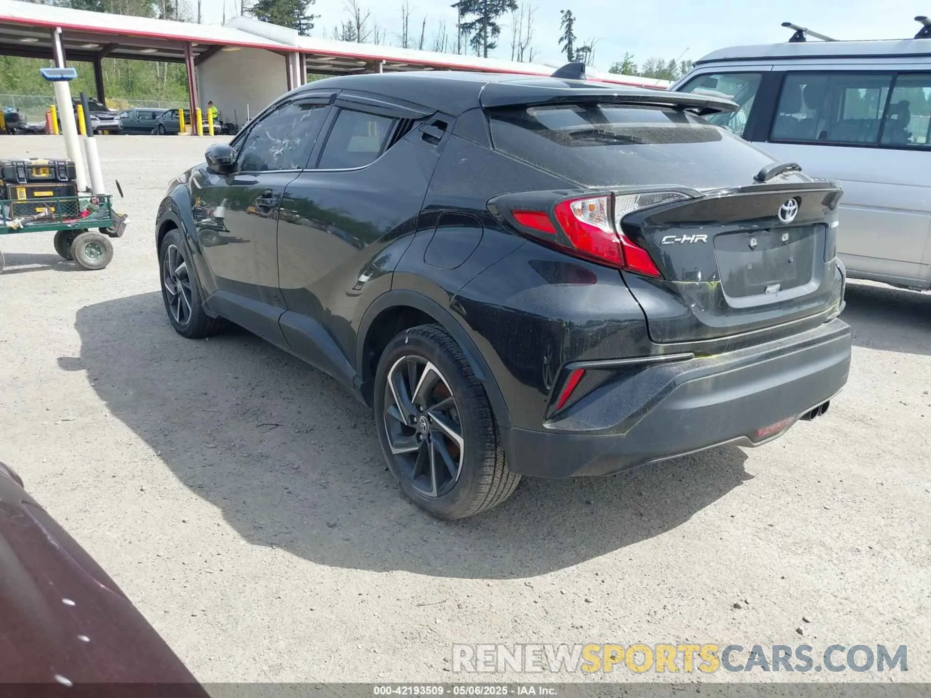 3 fotografías del automóvil dañado JTNKHMBX9L1078869 TOYOTA C-HR 2020