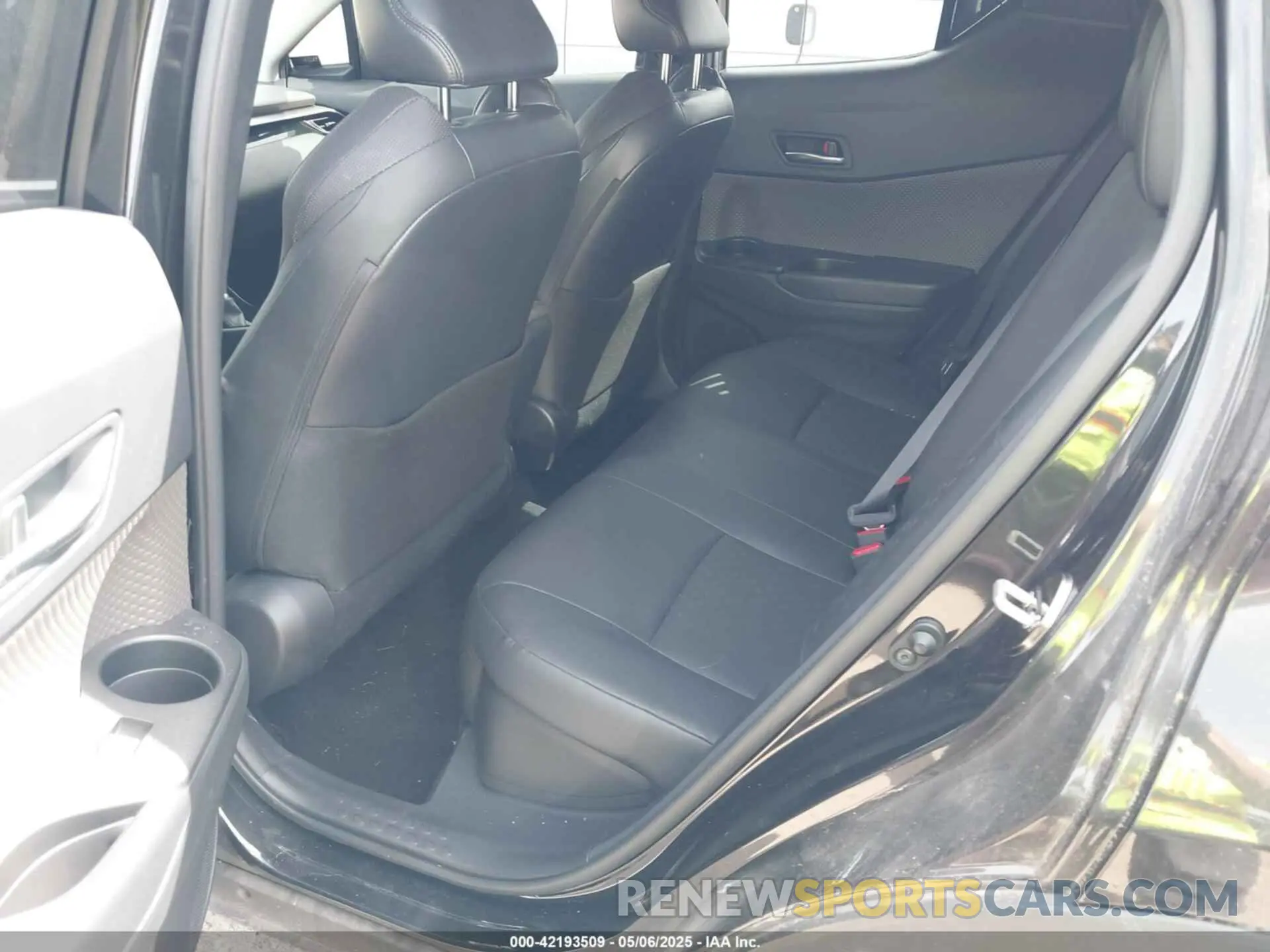 8 fotografías del automóvil dañado JTNKHMBX9L1078869 TOYOTA C-HR 2020