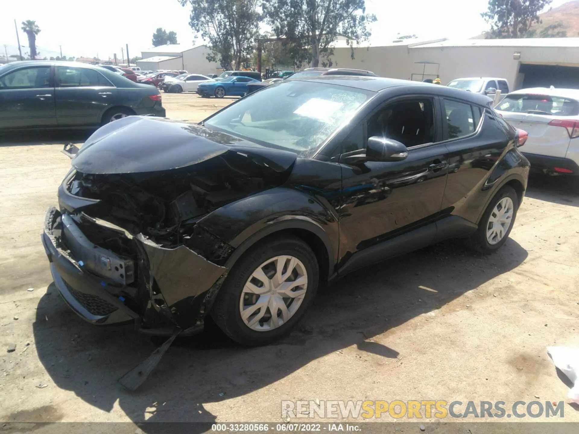 2 fotografías del automóvil dañado JTNKHMBXXL1064592 TOYOTA C-HR 2020
