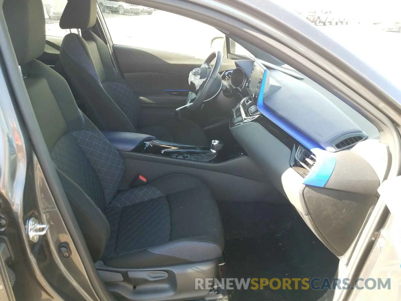 5 fotografías del automóvil dañado JTNKHMBXXL1065953 TOYOTA C-HR 2020