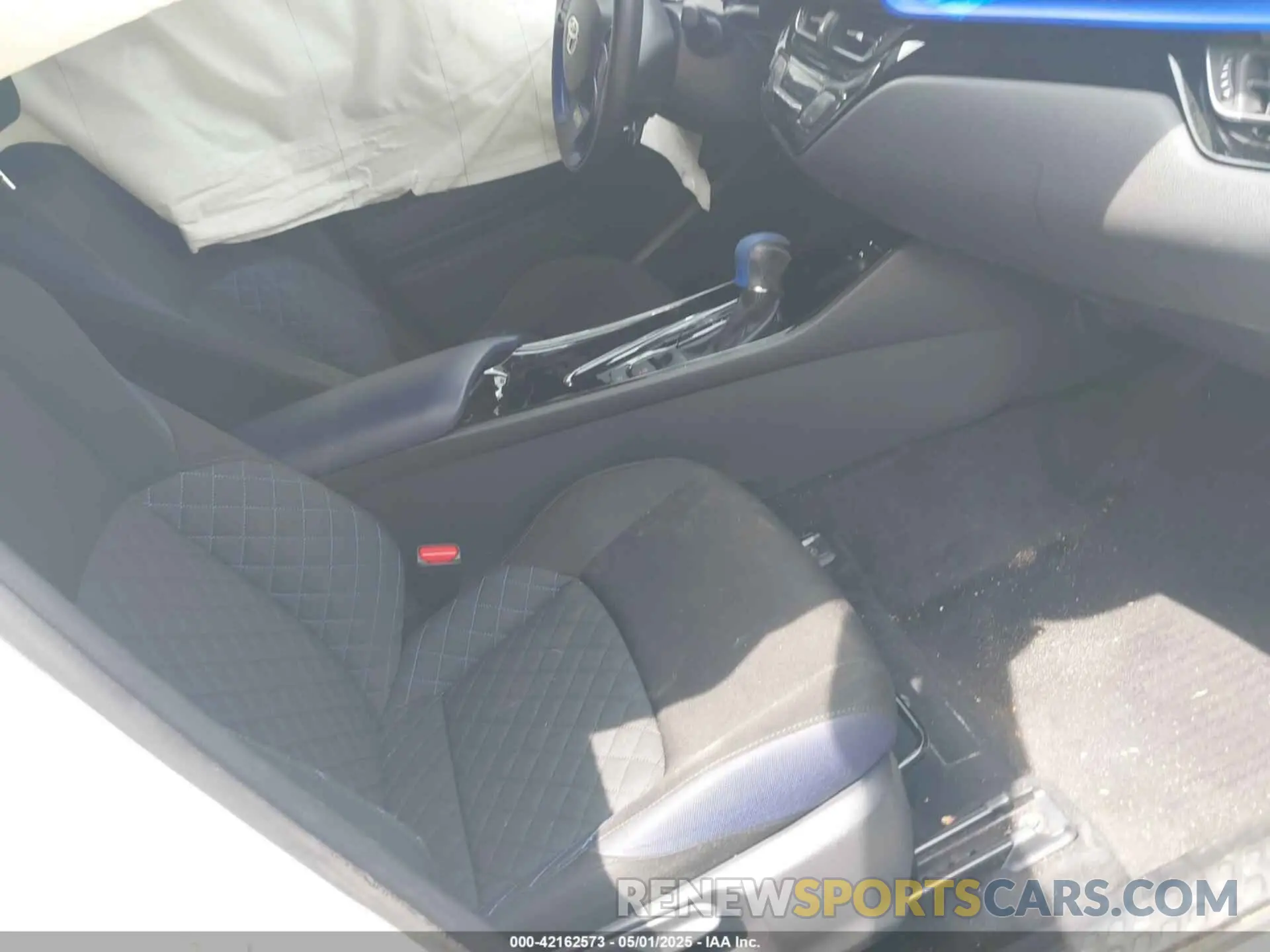 5 fotografías del automóvil dañado JTNKHMBXXL1066648 TOYOTA C-HR 2020