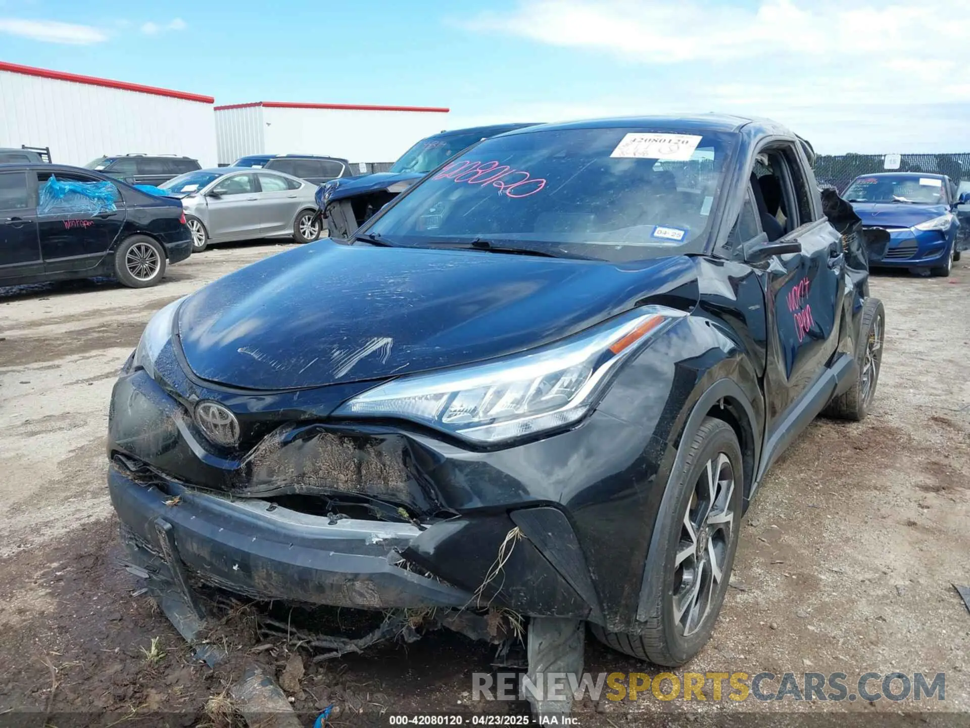 2 fotografías del automóvil dañado NMTKHMBX0LR103907 TOYOTA C-HR 2020
