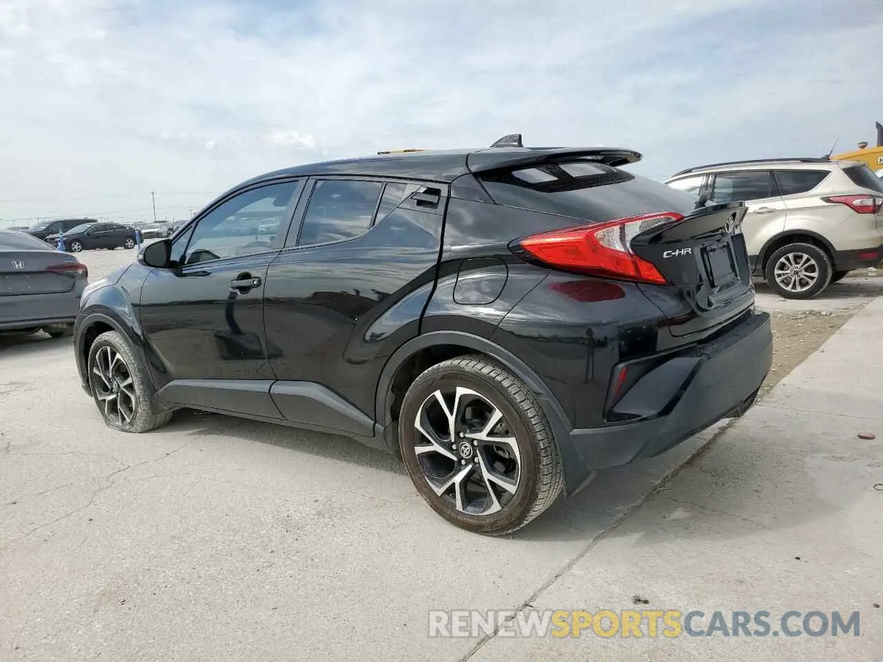 2 fotografías del automóvil dañado NMTKHMBX0LR104121 TOYOTA C-HR 2020