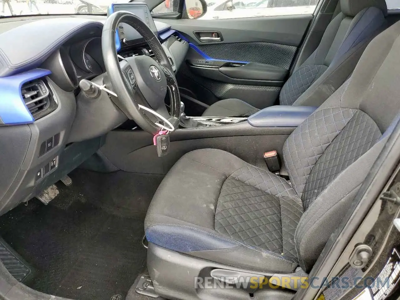 7 fotografías del automóvil dañado NMTKHMBX0LR104121 TOYOTA C-HR 2020