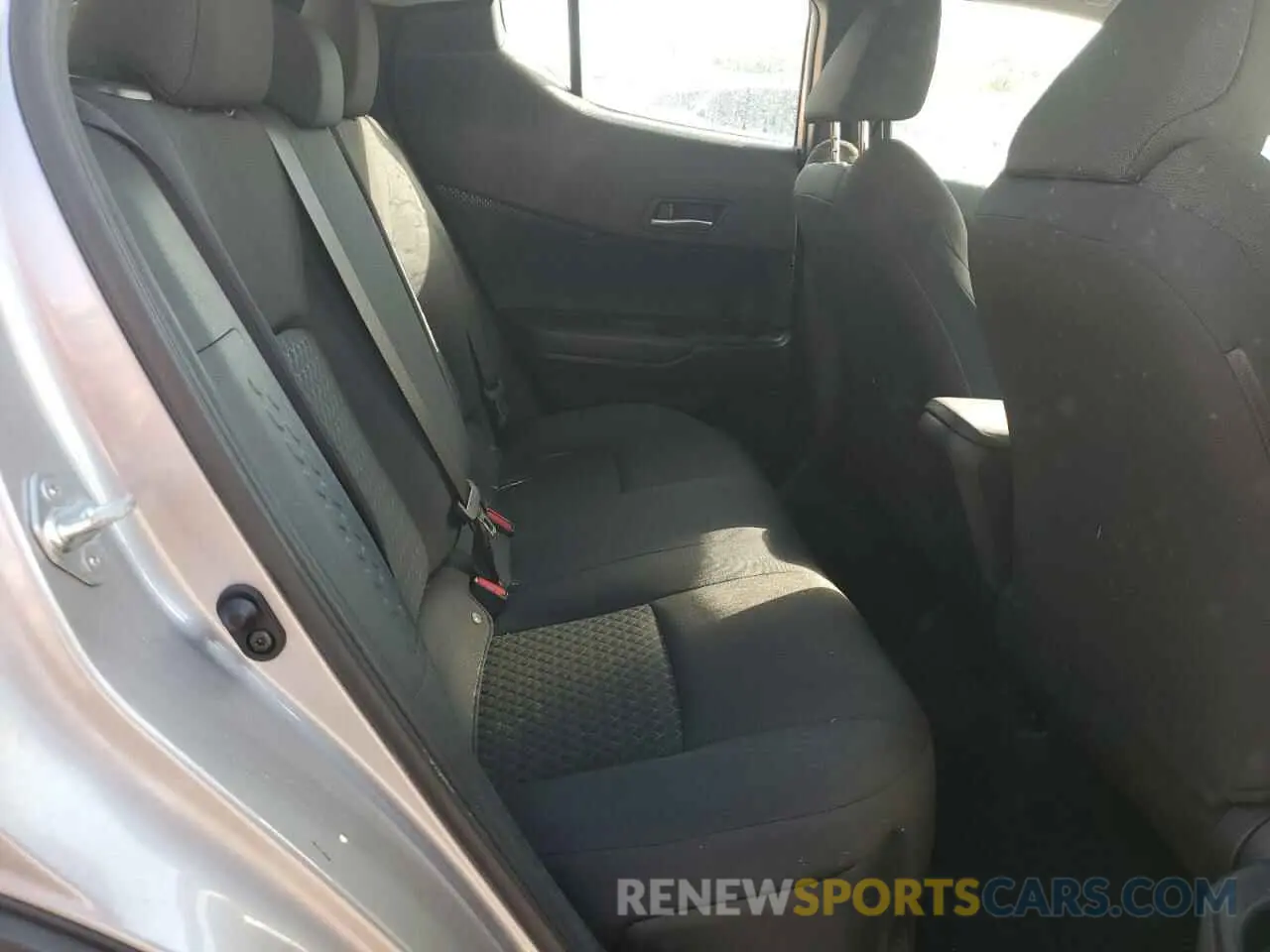 11 fotografías del automóvil dañado NMTKHMBX0LR110632 TOYOTA C-HR 2020
