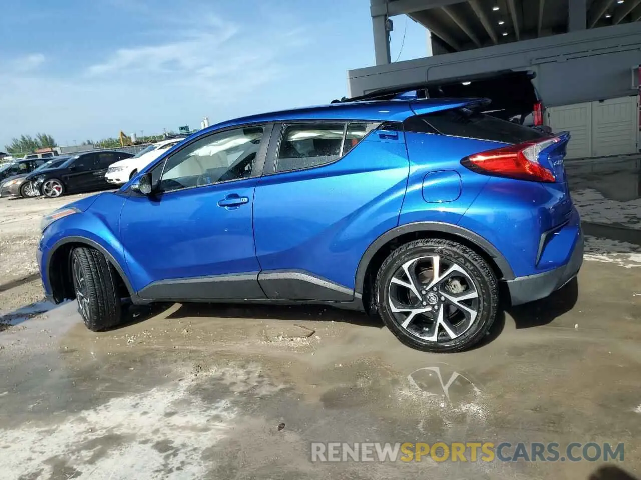 2 fotografías del automóvil dañado NMTKHMBX1LR105987 TOYOTA C-HR 2020