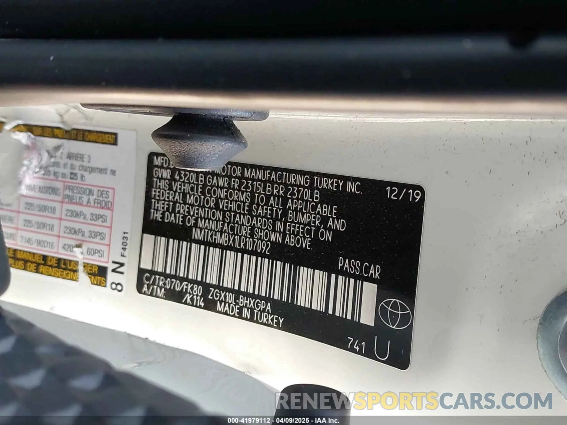 9 fotografías del automóvil dañado NMTKHMBX1LR107092 TOYOTA C-HR 2020