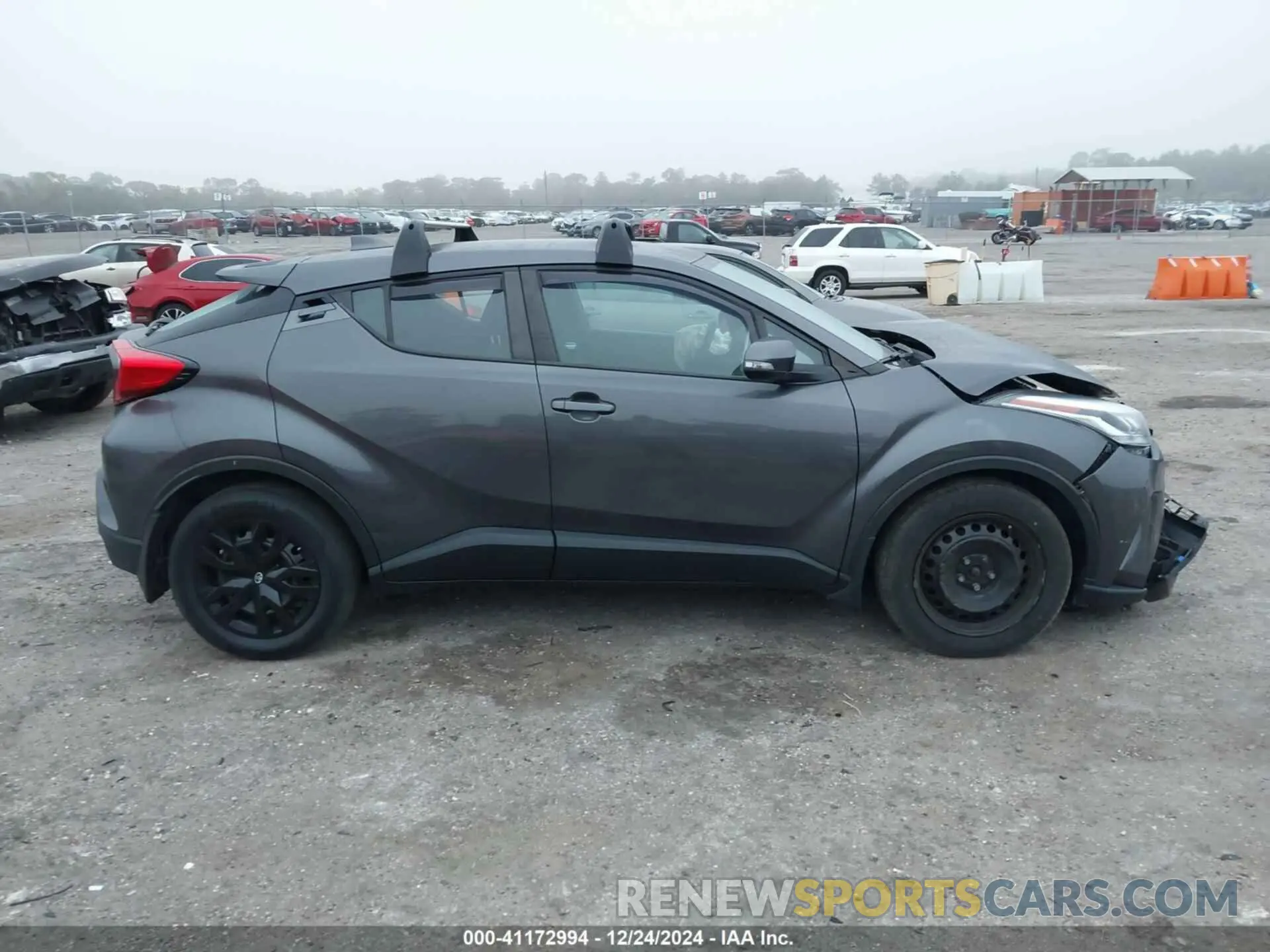 13 fotografías del automóvil dañado NMTKHMBX1LR116438 TOYOTA C-HR 2020