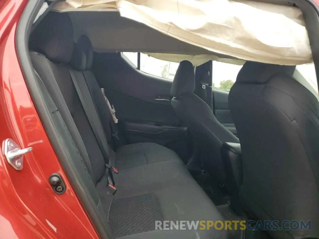 11 fotografías del automóvil dañado NMTKHMBX1LR118528 TOYOTA C-HR 2020