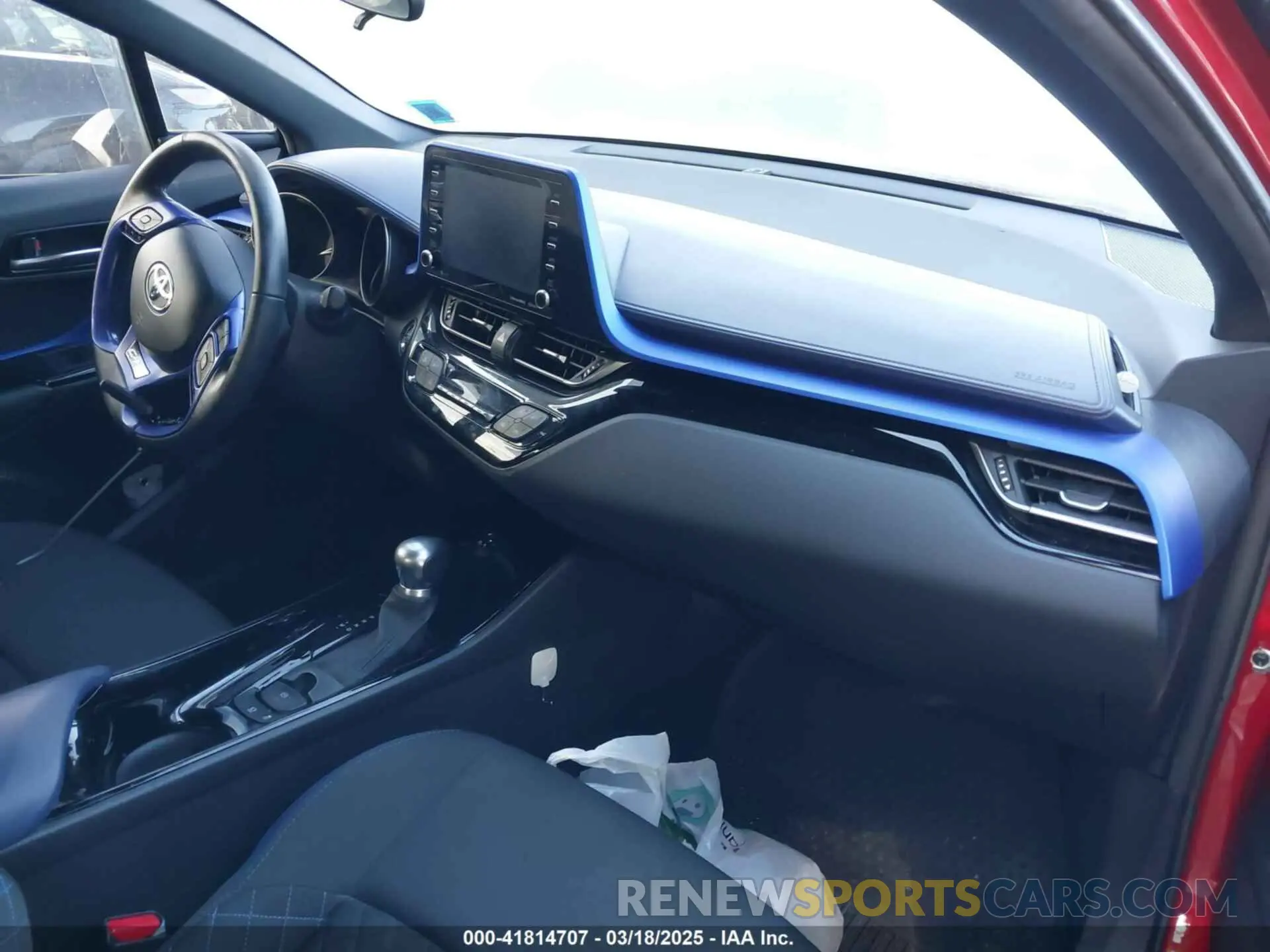 5 fotografías del automóvil dañado NMTKHMBX2LR105044 TOYOTA C-HR 2020