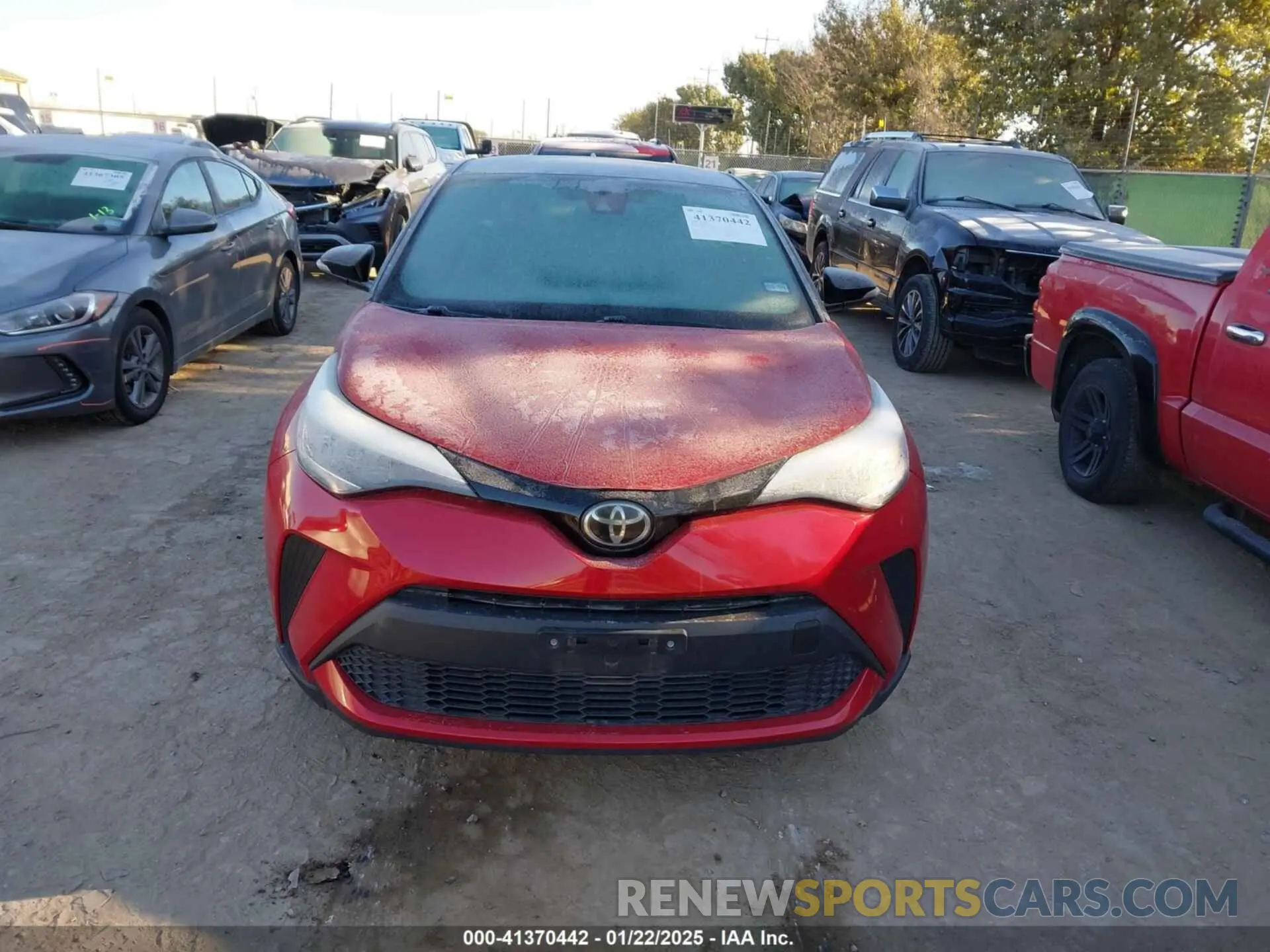 12 fotografías del automóvil dañado NMTKHMBX2LR105058 TOYOTA C-HR 2020