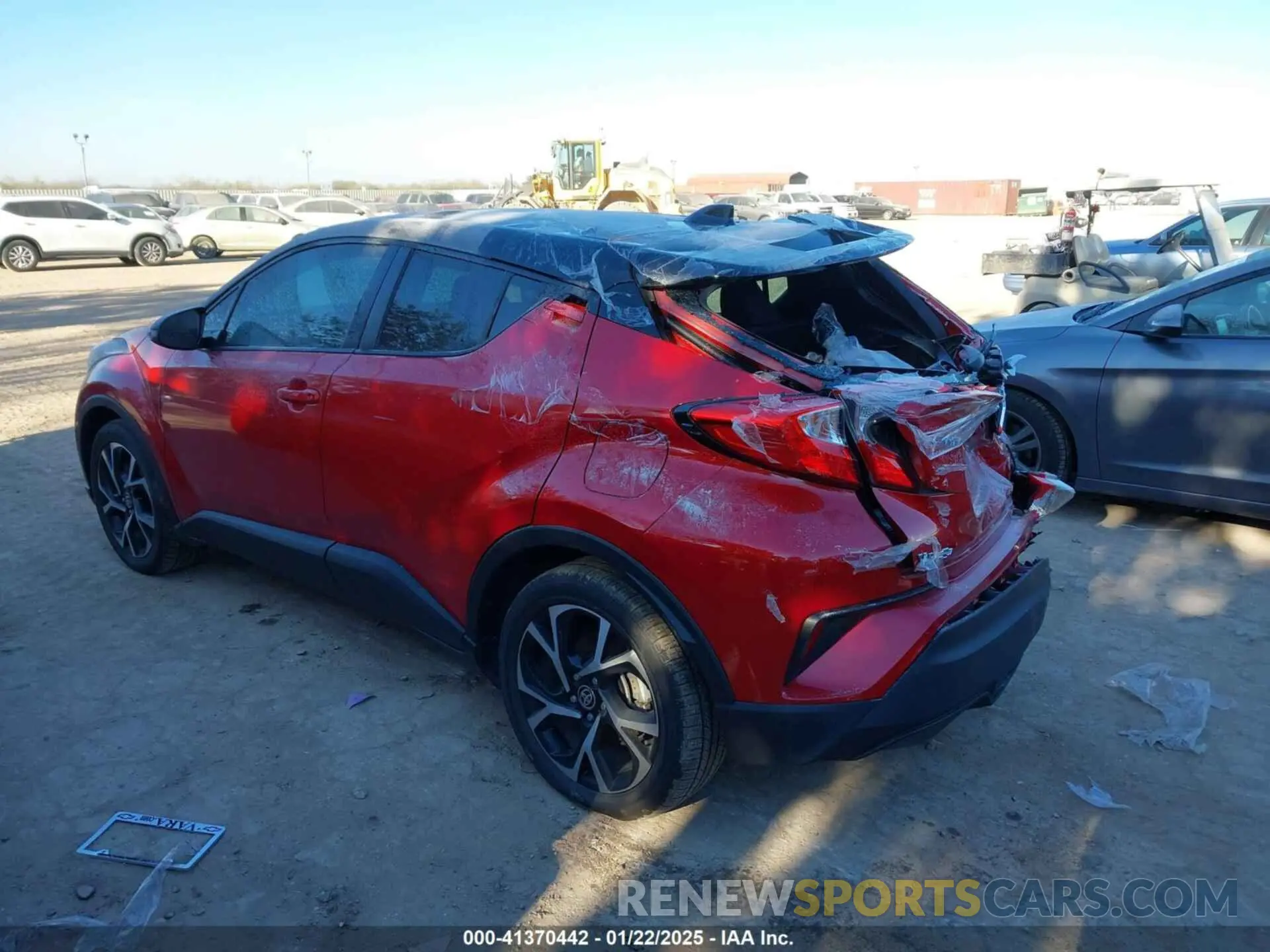 3 fotografías del automóvil dañado NMTKHMBX2LR105058 TOYOTA C-HR 2020