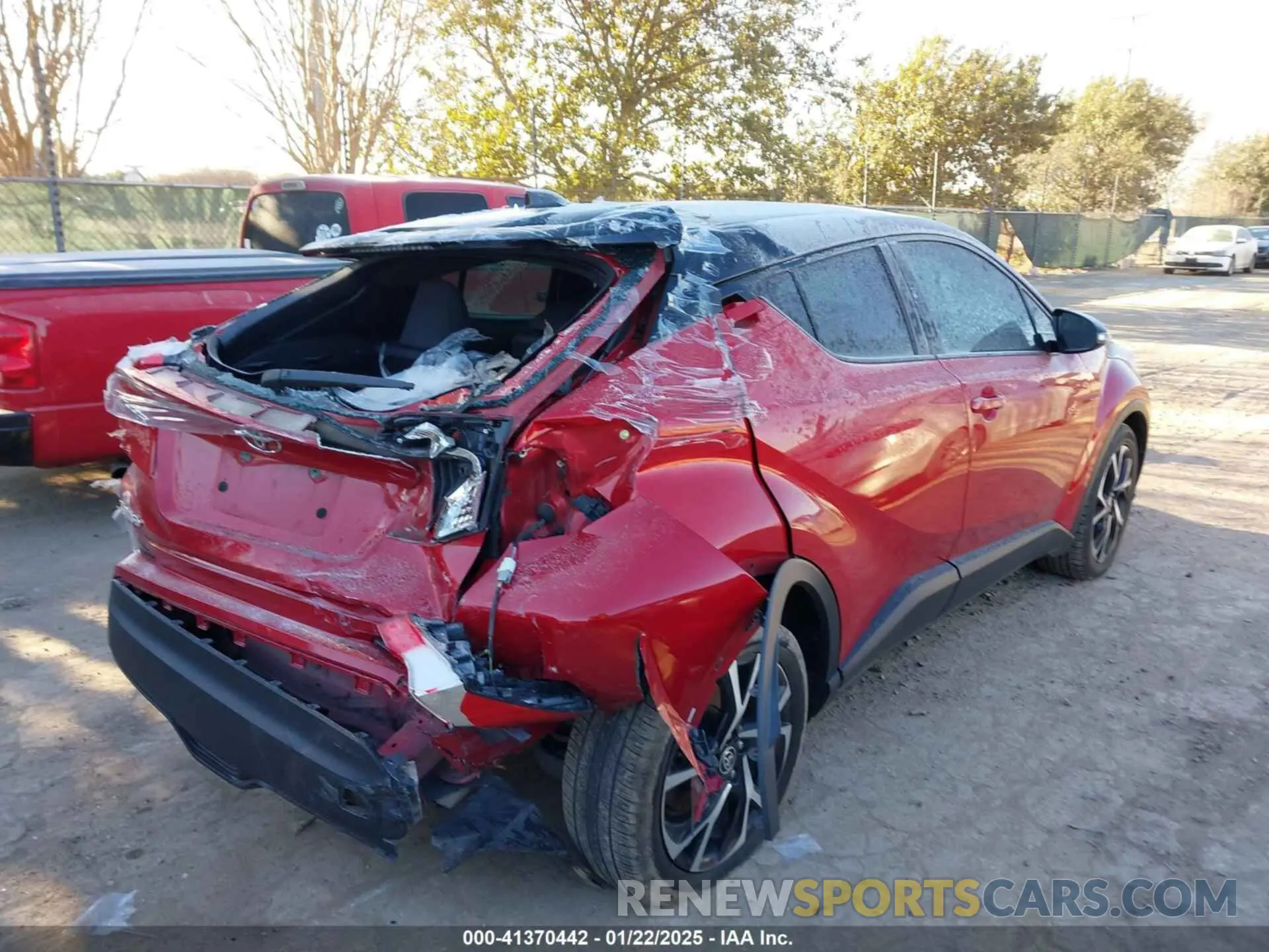4 fotografías del automóvil dañado NMTKHMBX2LR105058 TOYOTA C-HR 2020
