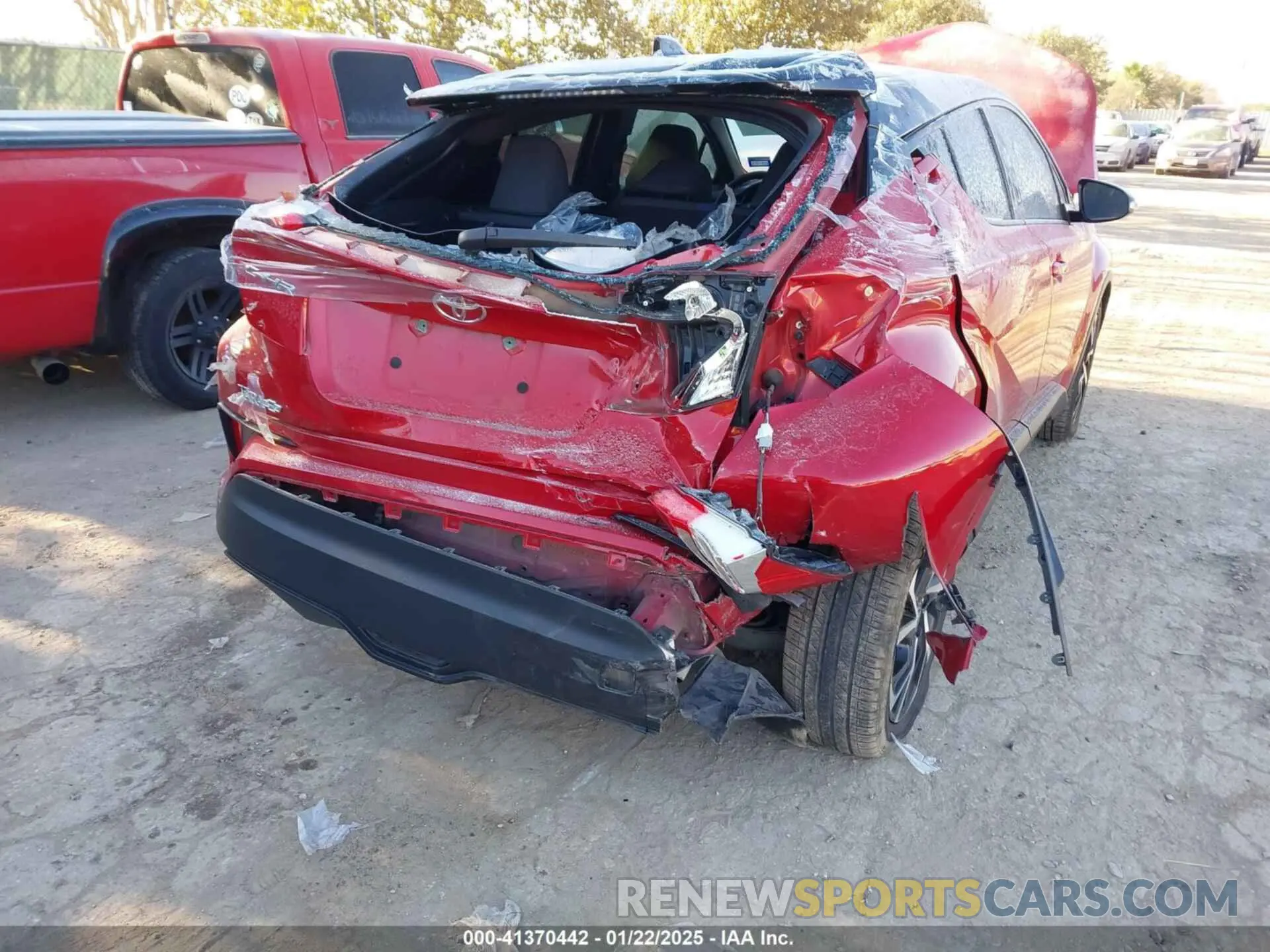 6 fotografías del automóvil dañado NMTKHMBX2LR105058 TOYOTA C-HR 2020