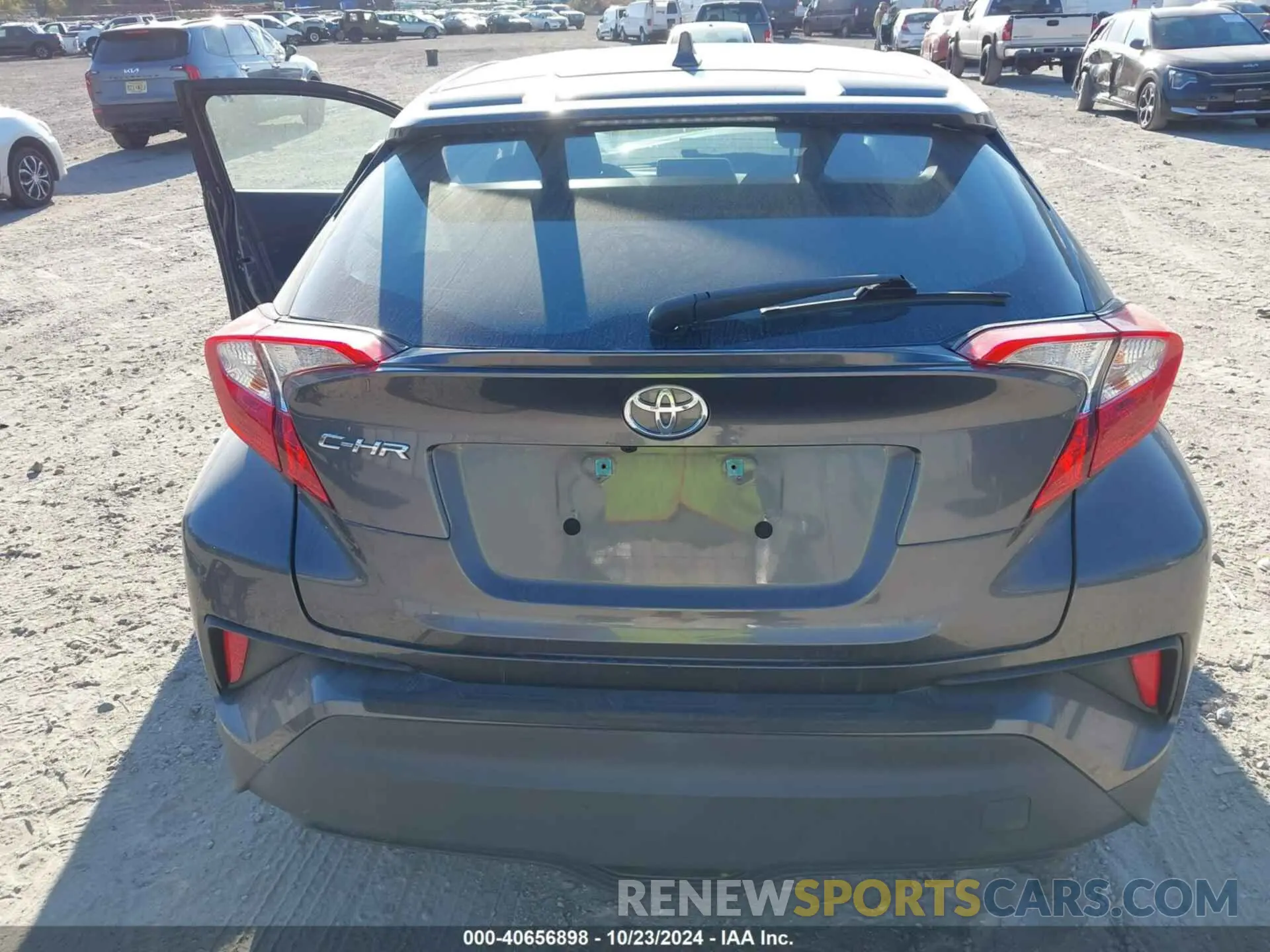 17 fotografías del automóvil dañado NMTKHMBX2LR105559 TOYOTA C-HR 2020