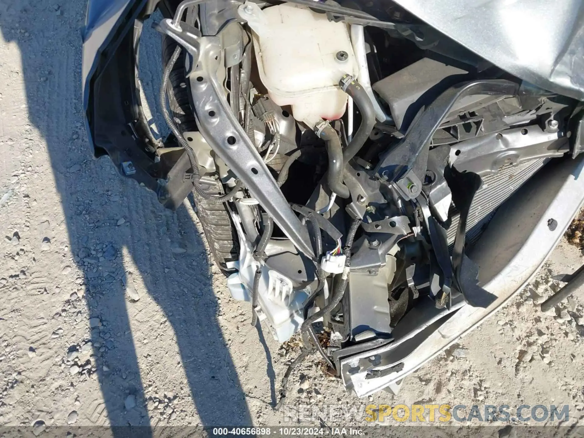 19 fotografías del automóvil dañado NMTKHMBX2LR105559 TOYOTA C-HR 2020