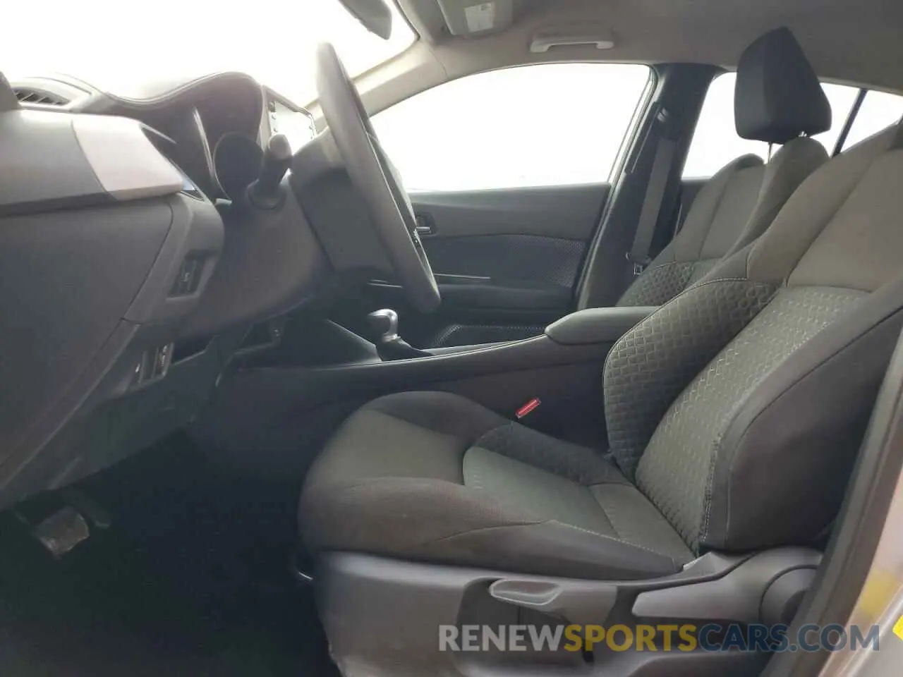 7 fotografías del automóvil dañado NMTKHMBX2LR111166 TOYOTA C-HR 2020