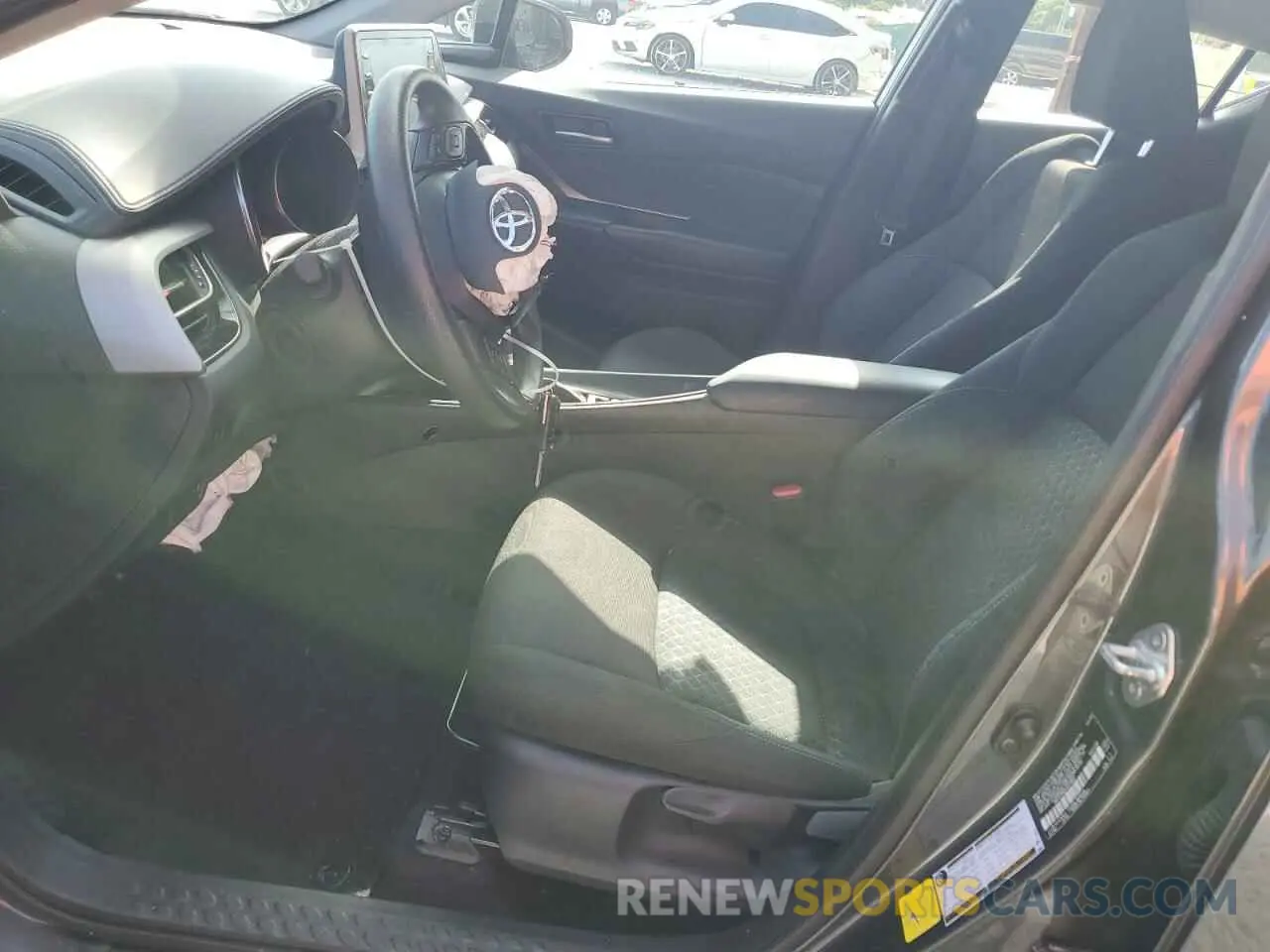 7 fotografías del automóvil dañado NMTKHMBX2LR111832 TOYOTA C-HR 2020