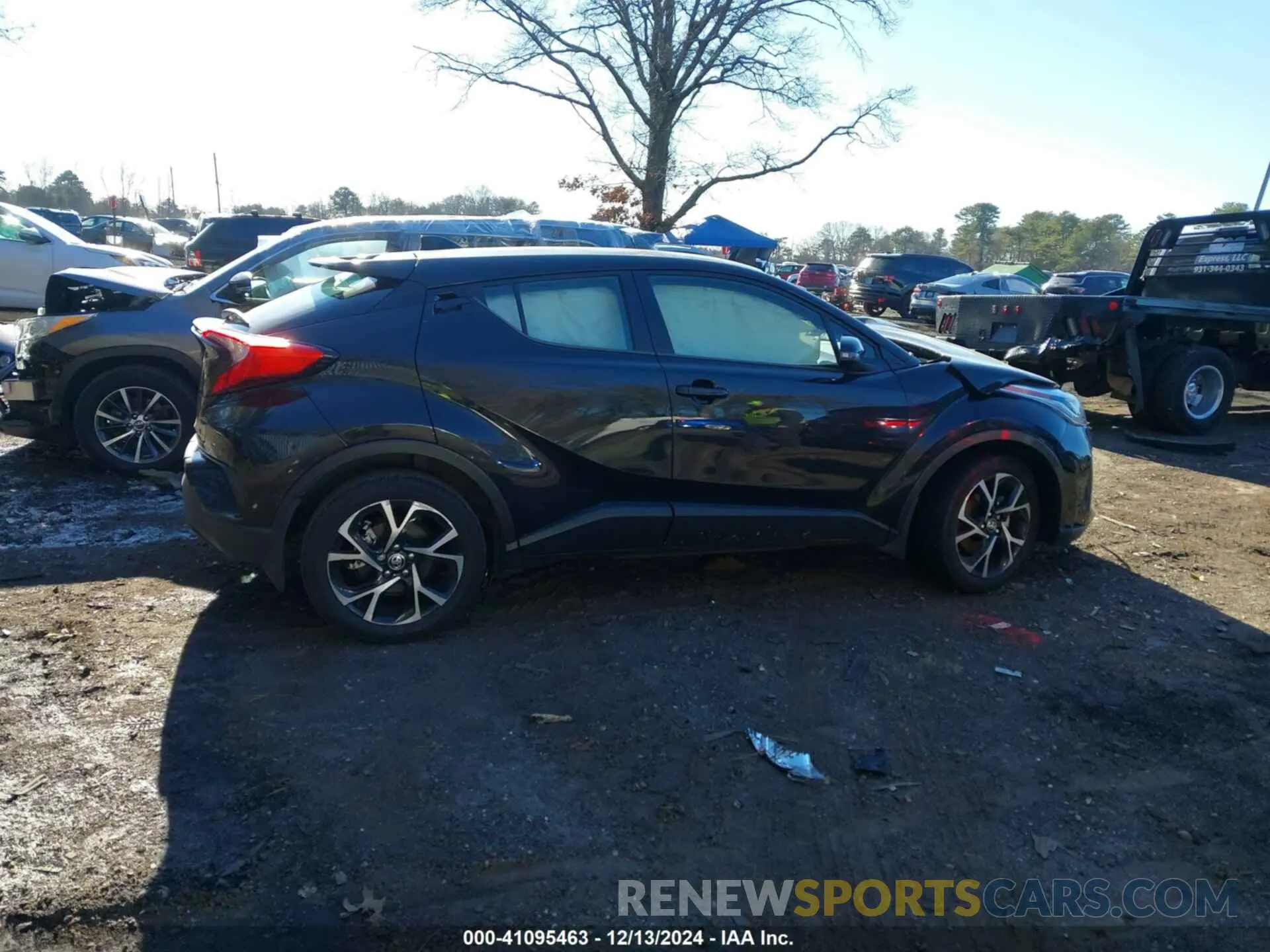 13 fotografías del automóvil dañado NMTKHMBX2LR114276 TOYOTA C-HR 2020