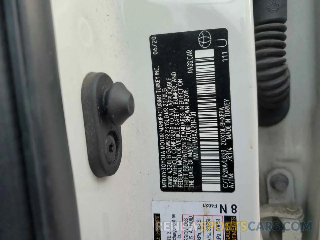 14 fotografías del automóvil dañado NMTKHMBX2LR114701 TOYOTA C-HR 2020