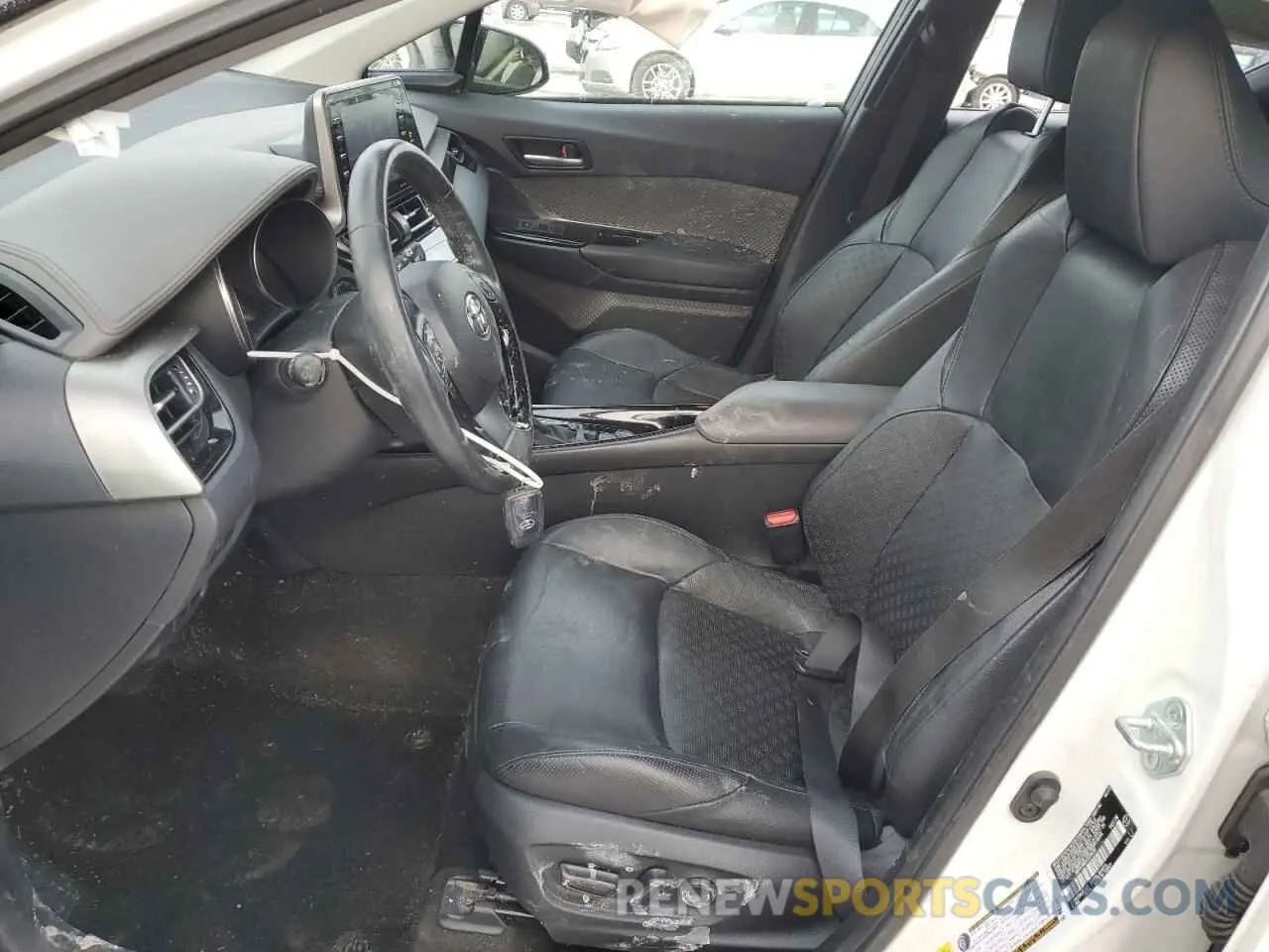 7 fotografías del automóvil dañado NMTKHMBX2LR114701 TOYOTA C-HR 2020