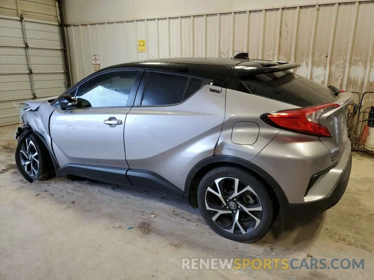 2 fotografías del automóvil dañado NMTKHMBX3LR105005 TOYOTA C-HR 2020