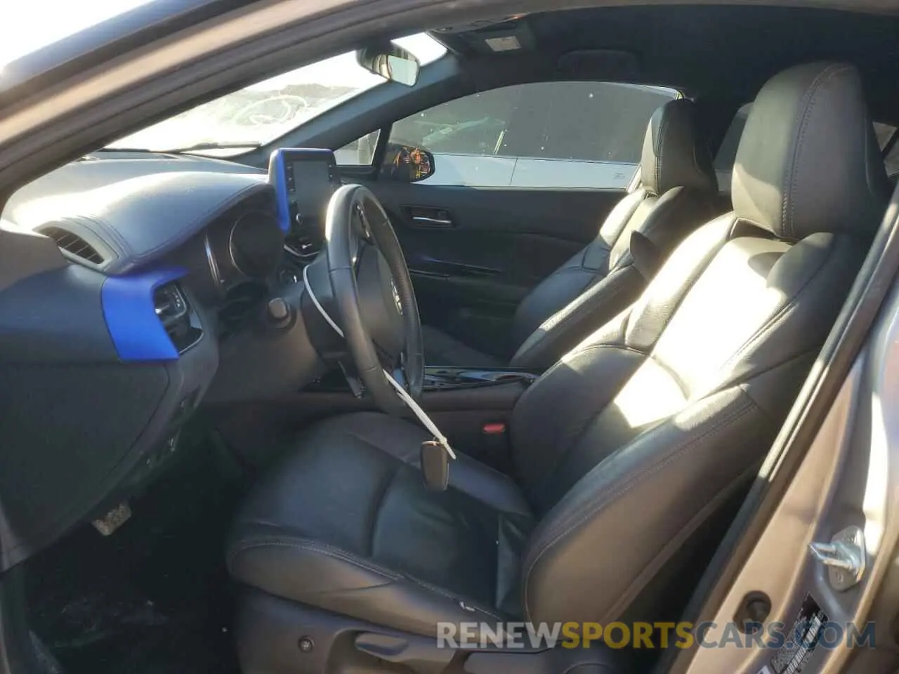 7 fotografías del automóvil dañado NMTKHMBX3LR105005 TOYOTA C-HR 2020