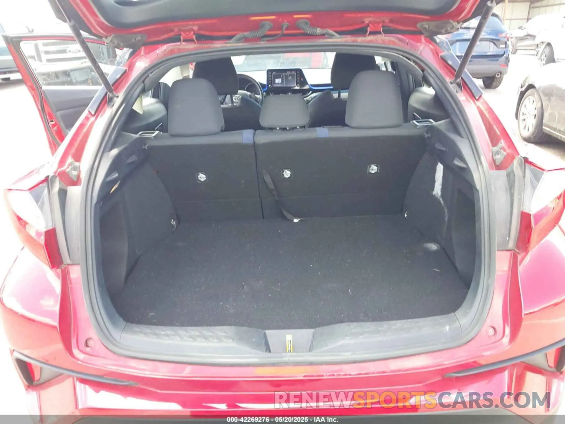 17 fotografías del automóvil dañado NMTKHMBX3LR118420 TOYOTA C-HR 2020