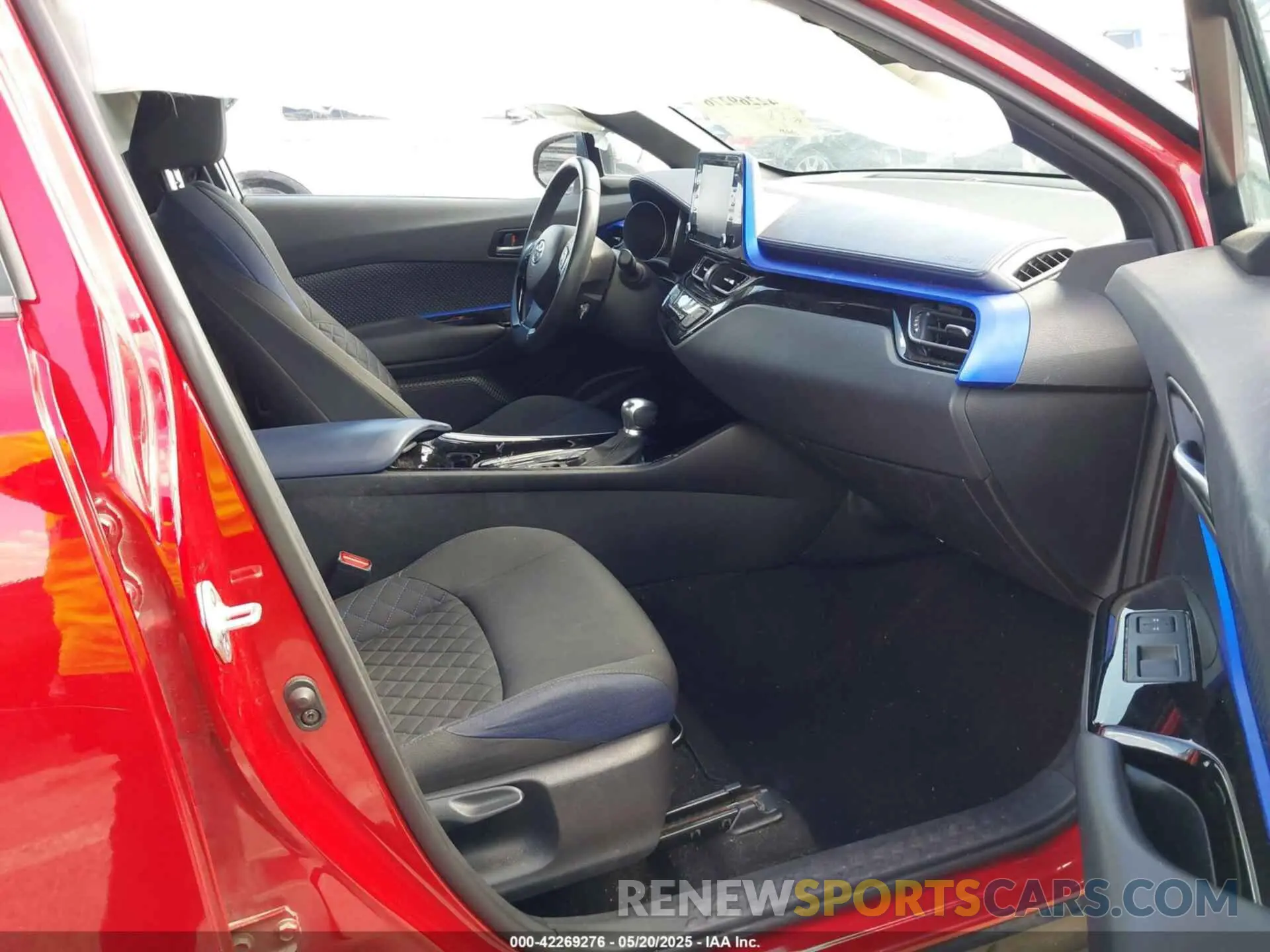 5 fotografías del automóvil dañado NMTKHMBX3LR118420 TOYOTA C-HR 2020